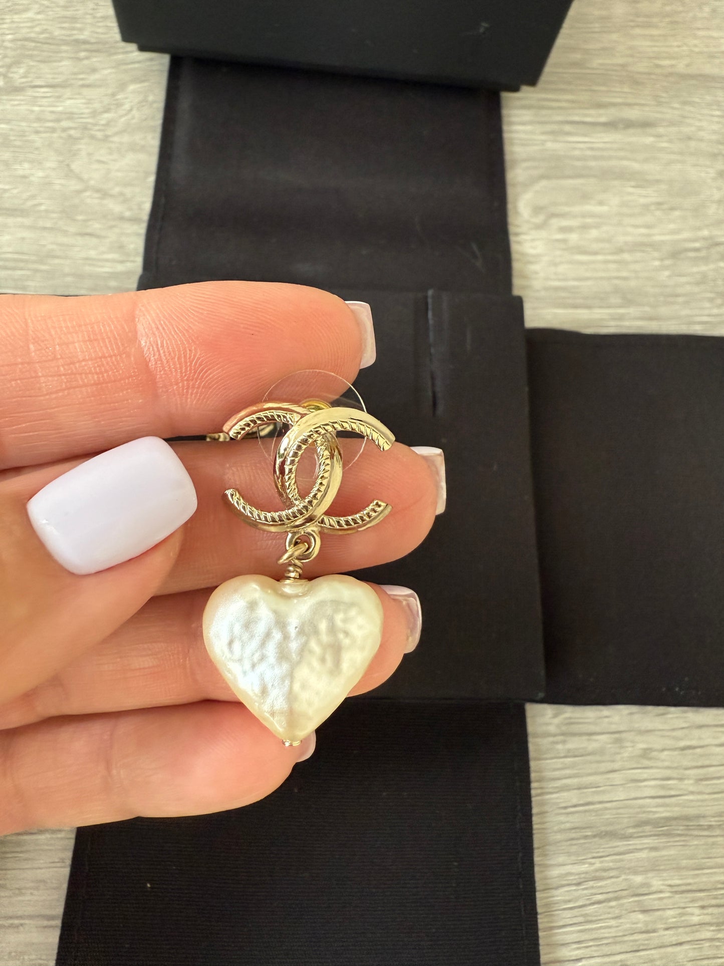 Chanel AB7529 24V Gold Heart Pearl White Resin CC Logo Dangle Drop Earrings Stud