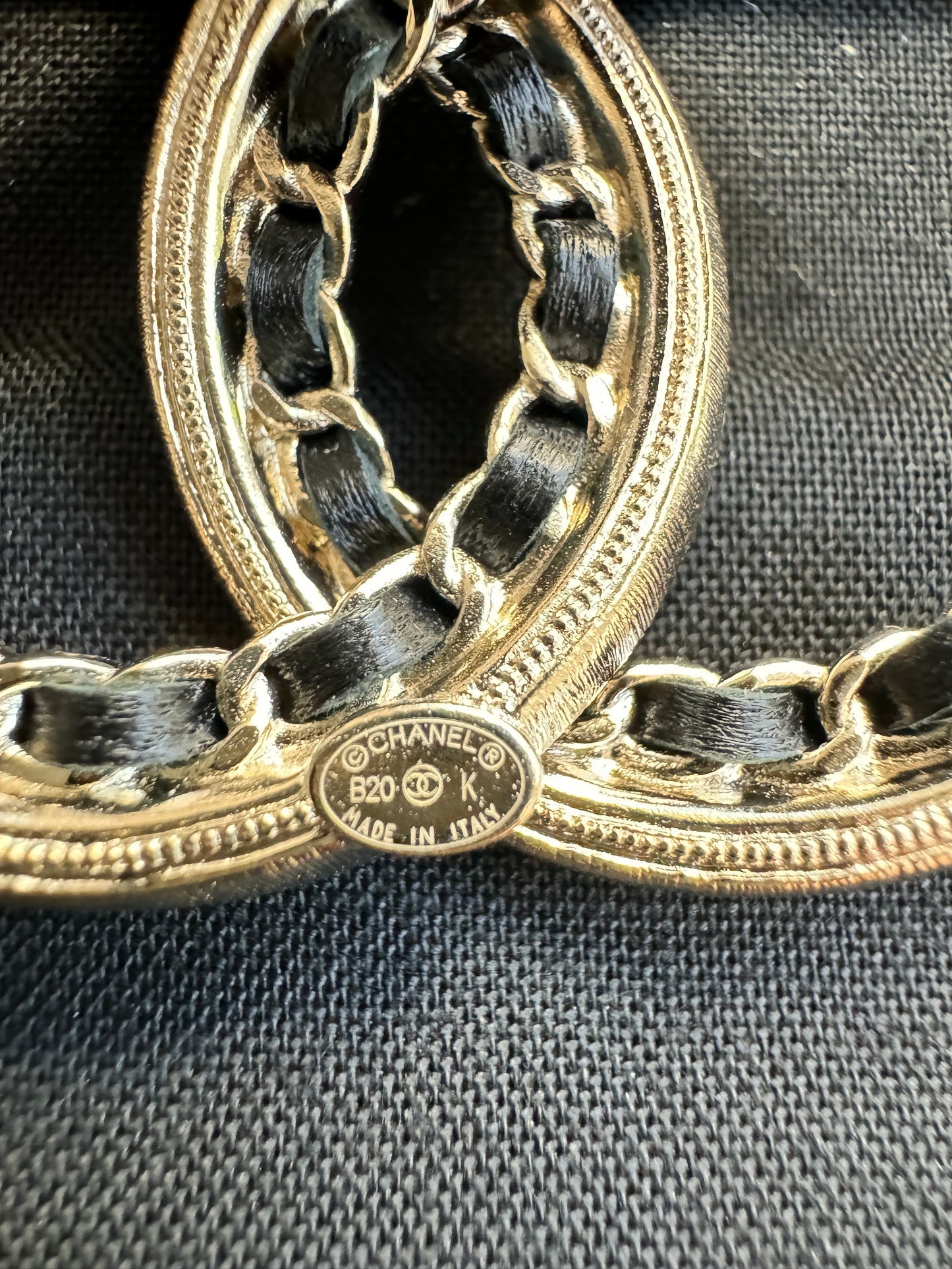 CHANEL 20K CLASSIC GOLD TONE LARGE BIG CC LOGO PEARL CHAIN CRYSTALS BROOCH PIN