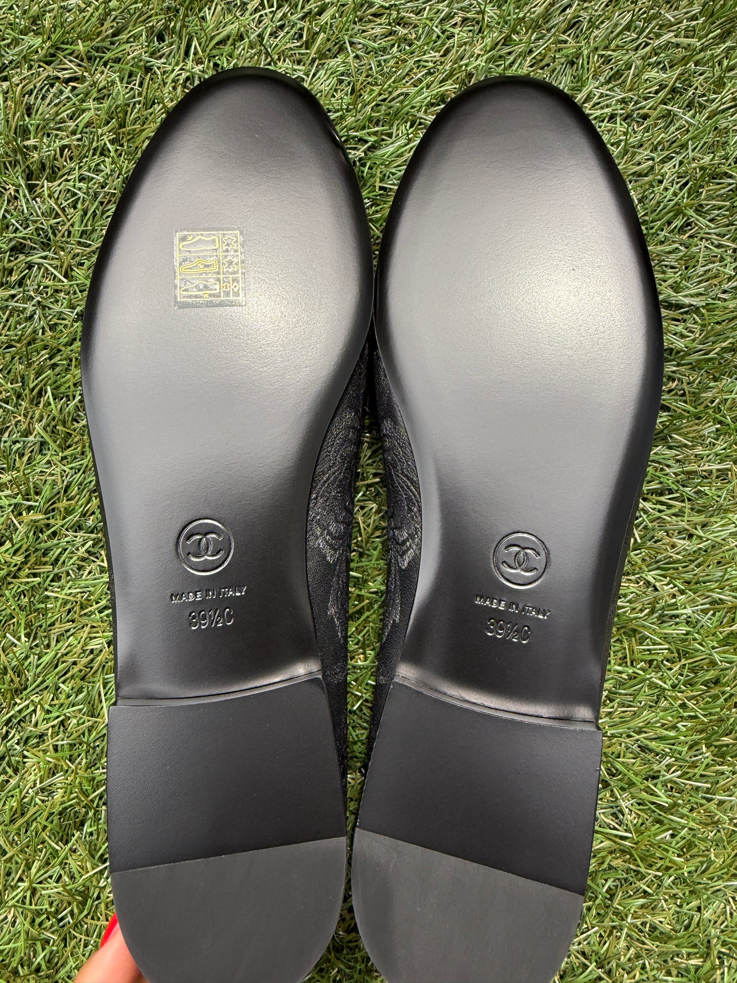 CHANEL CC LOGO STAMPED EMBOSSED CAMELLIA BLACK LEATHER BALLET BALLERINA FLATS SHOES