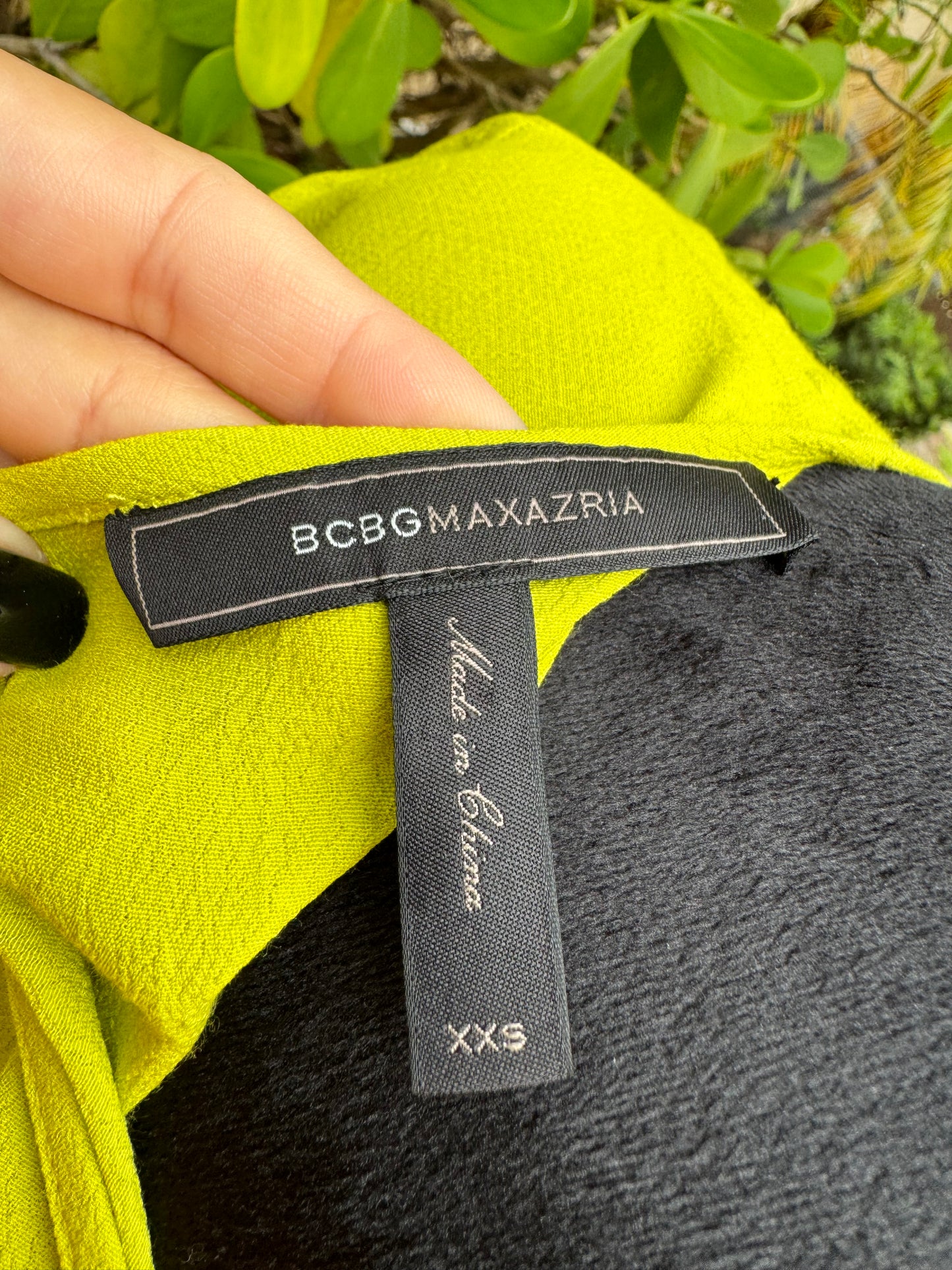 BCBGMaxazria Rosetta Lemongrass Green Half Sleeve Cut Out Shift Dress Pre-Owned