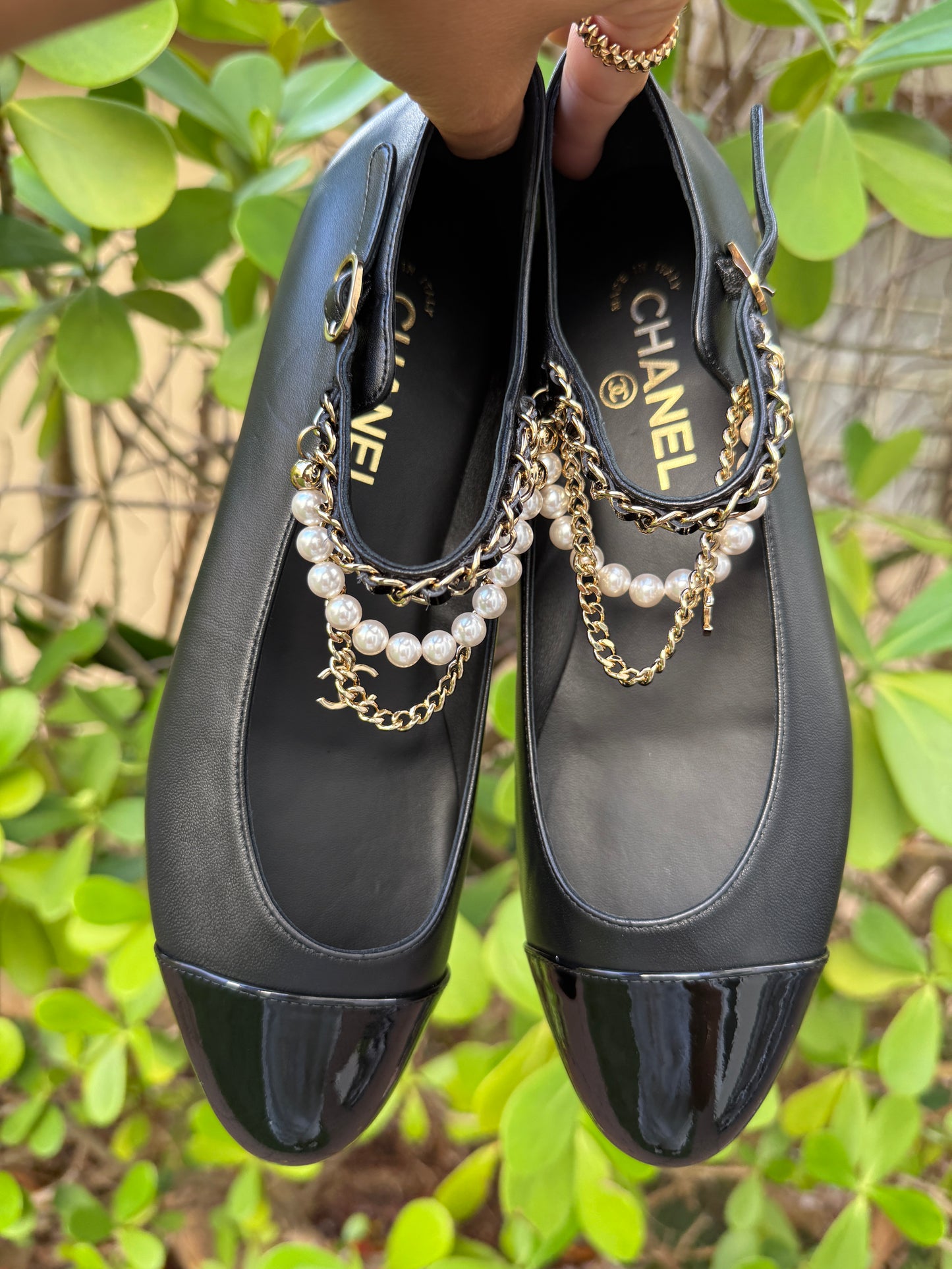 CHANEL CC LOGO BLACK LEATHER MARY-JANE BALLET FLAT SHOES PATENT CAP TOE PEARLS CHAIN ANKLE STRAP