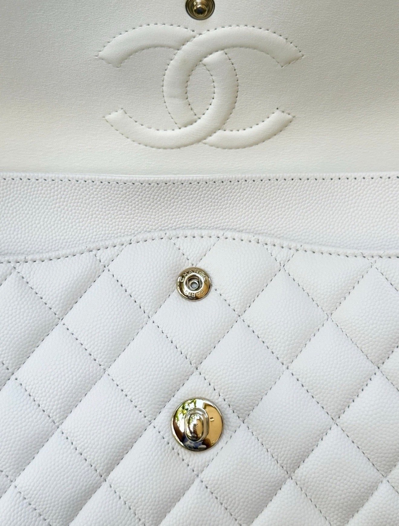 CHANEL WHITE CAVIAR LEATHER MEDIUM CLASSIC DOUBLE FLAP BAG LIGHT GOLD HARDWARE