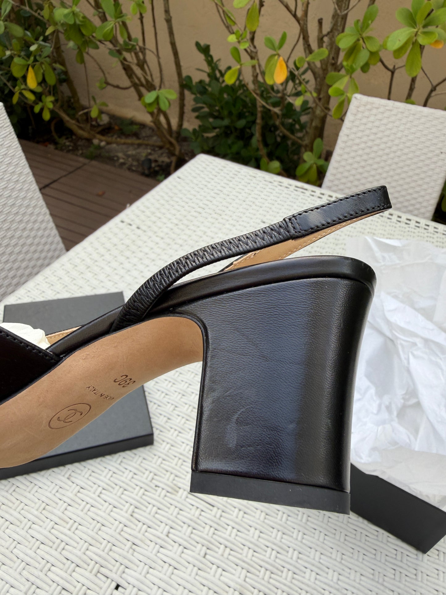 CHANEL CLASSIC CC LOGO BLACK LEATHER SLINGBACK LOW HEELS SLINGBACKS CAP TOE