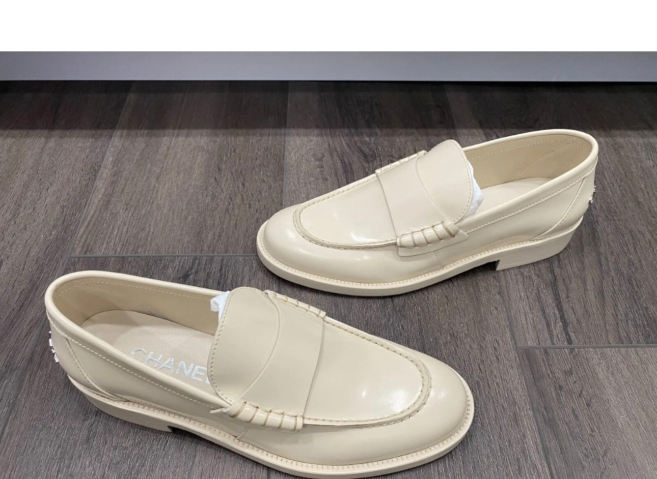 CHANEL IVORY SHINY LEATHER LOAFERS OXFORD SHOES