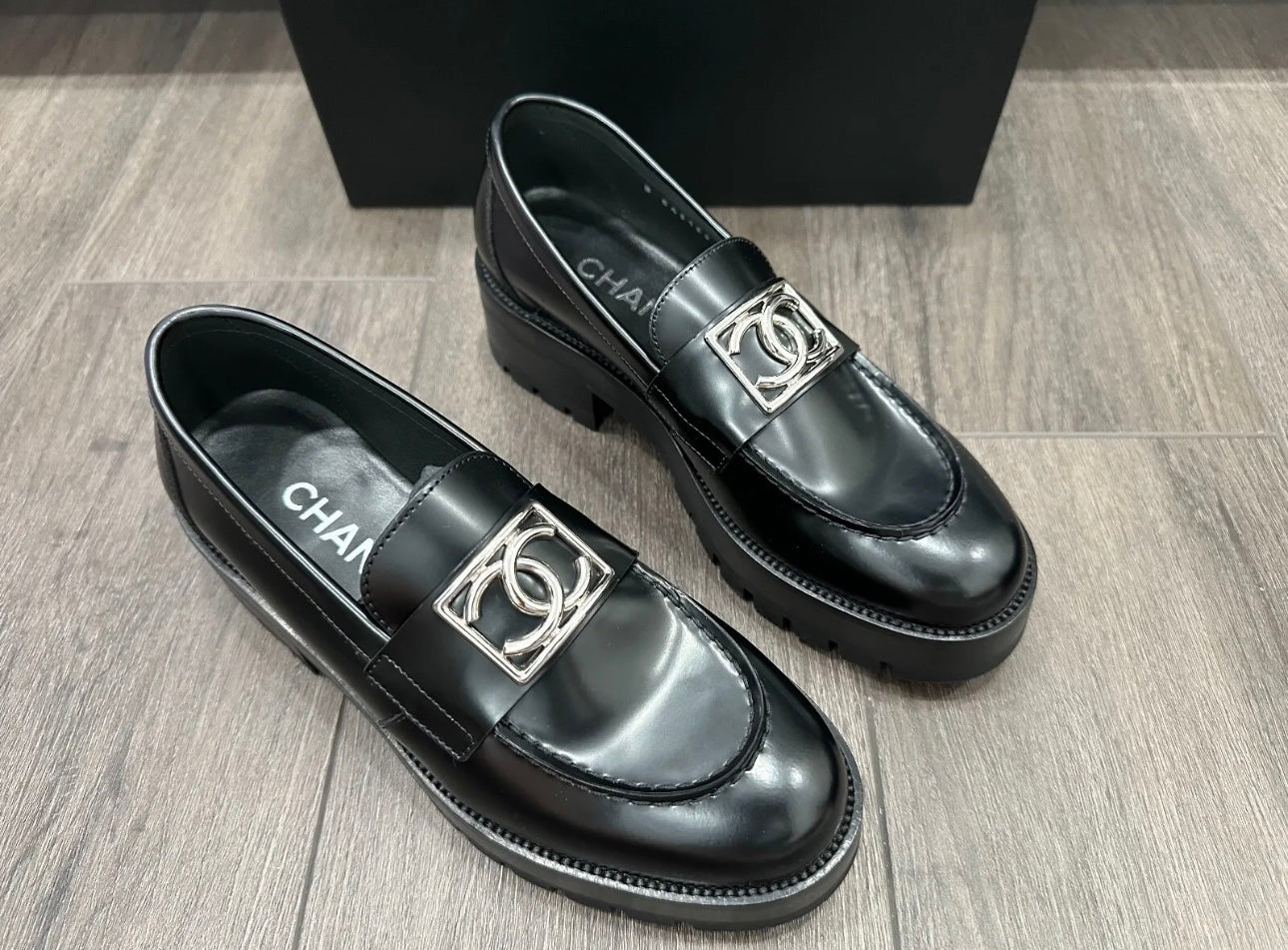 2023 CHANEL BLACK LEATHER METAL CC LOAFERS OXFORD SHOES MOCCASINS