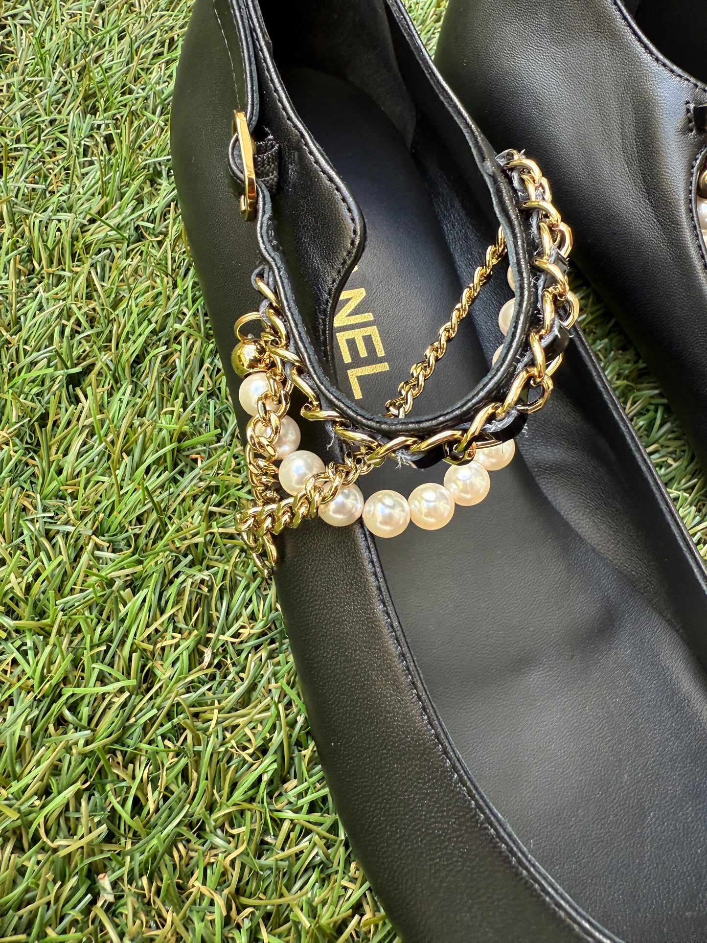 CHANEL CC LOGO BLACK LEATHER MARY-JANE BALLET FLAT SHOES PATENT CAP TOE PEARLS CHAIN ANKLE STRAP