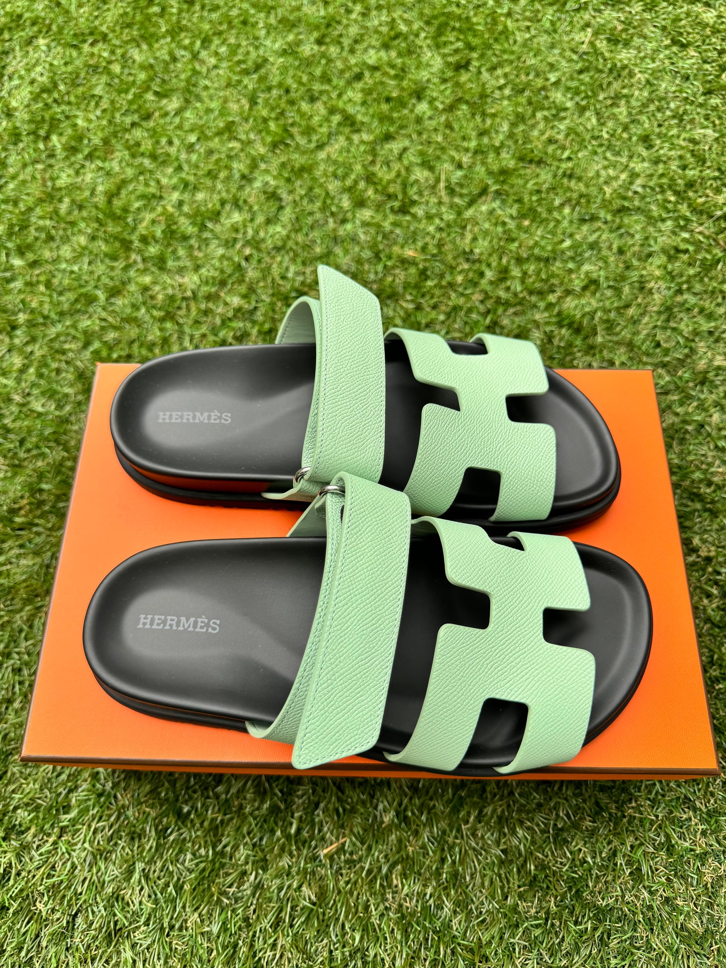 HERMES H CHYPRE GREEN VERT JADE EPSOM LEATHER SANDALS SHOES FLAT SLIDES