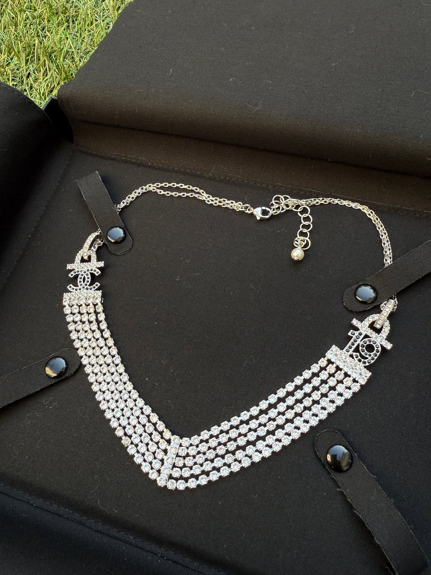 CHANEL 2022A SILVER TONE CC 19 LOGO WHITE AND BLACK CRYSTALS NECKLACE CHARM CHOCKER
