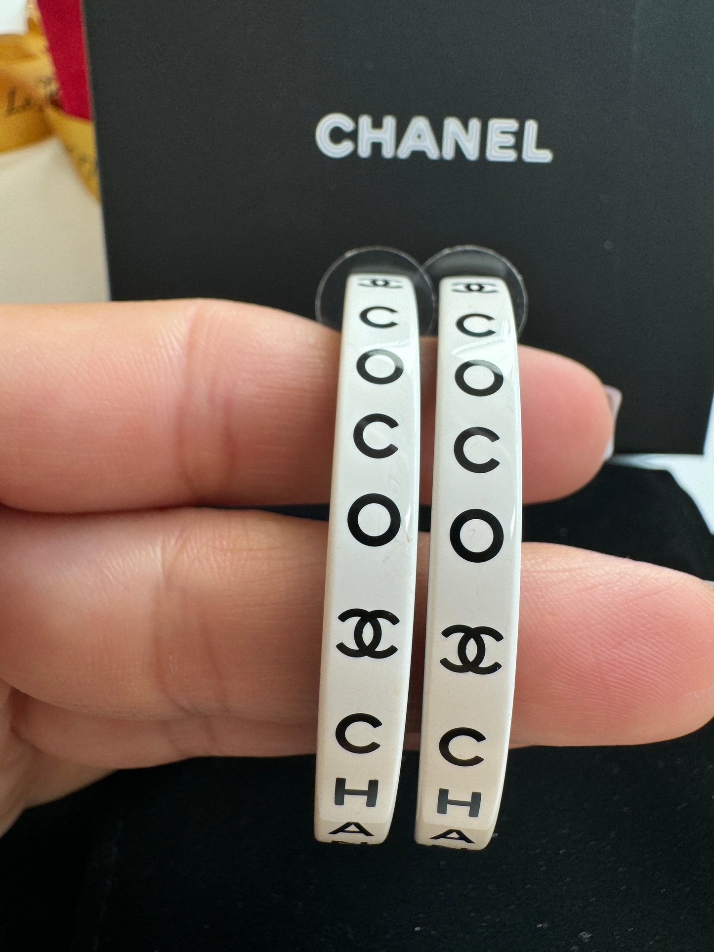 22S CHANEL WHITE BLACK RESIN CC LOGO LARGE XL HOOP HOOPS EARRINGS