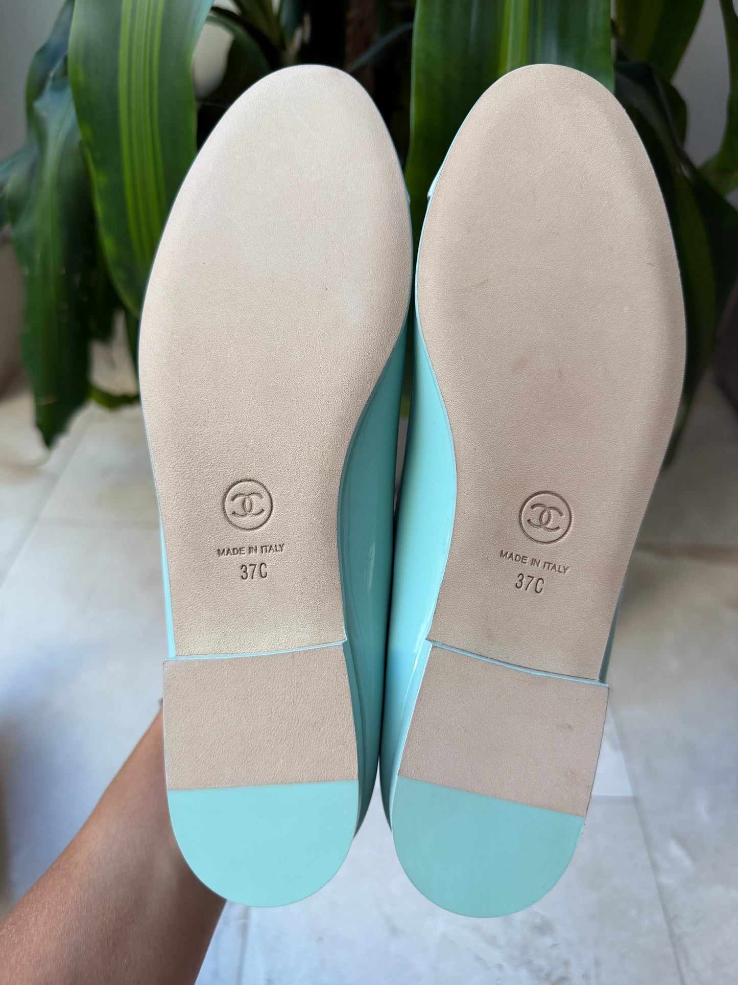 CHANEL MINTY TURQUOISE LIGHT GREEN PATENT LEATHER WHITE CC CAP TOE BALLET BALLERINA FLATS