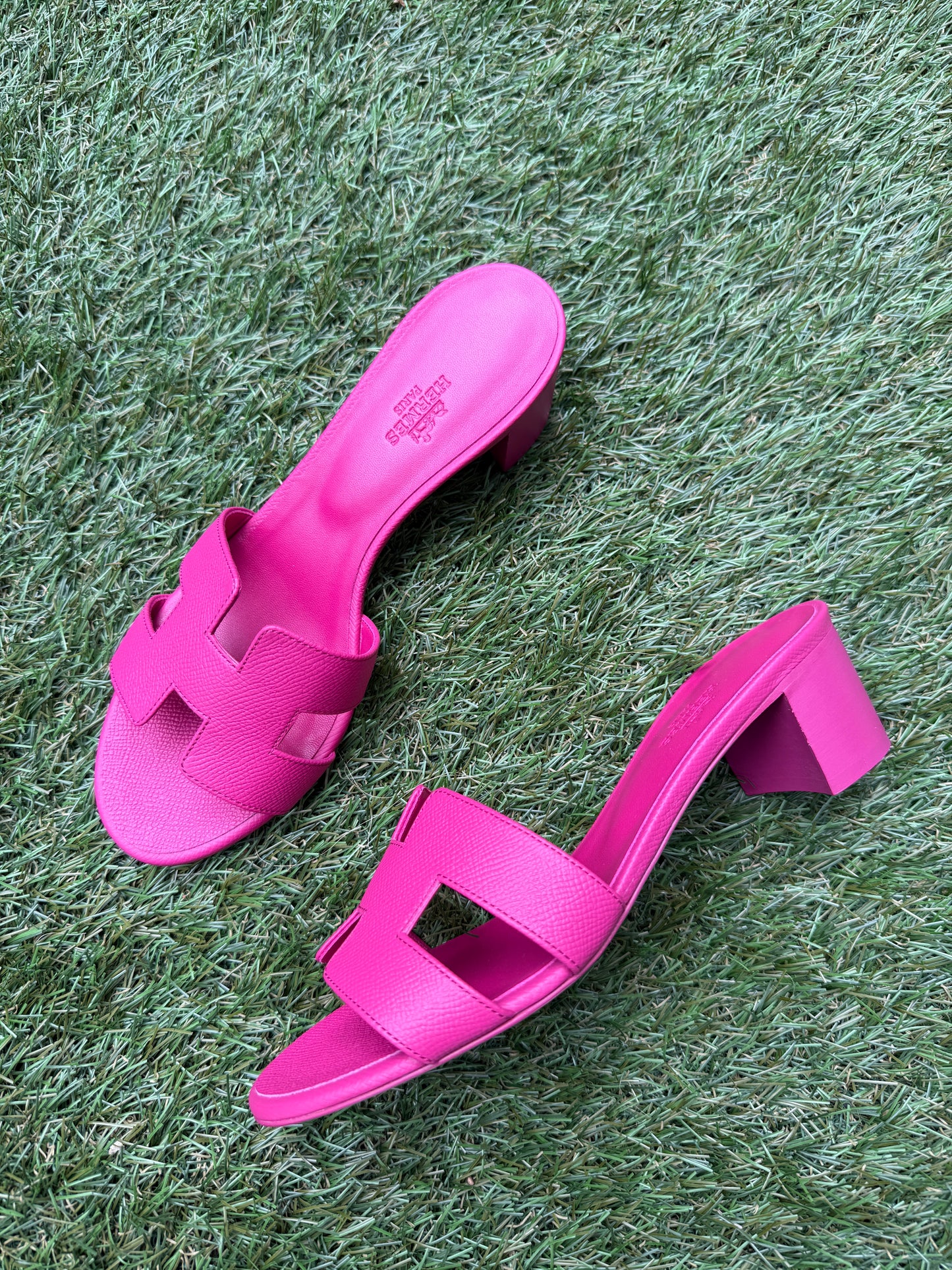 Hermes Oasis Rose Bougainvillier Fuchsia Pink Epsom Calfskin Sandals Slides Mules