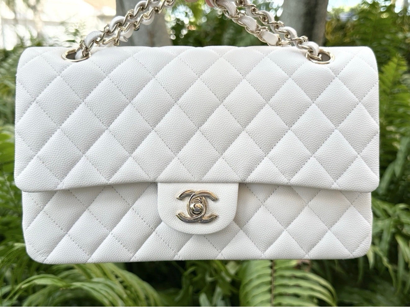 CHANEL WHITE CAVIAR LEATHER MEDIUM CLASSIC DOUBLE FLAP BAG LIGHT GOLD HARDWARE