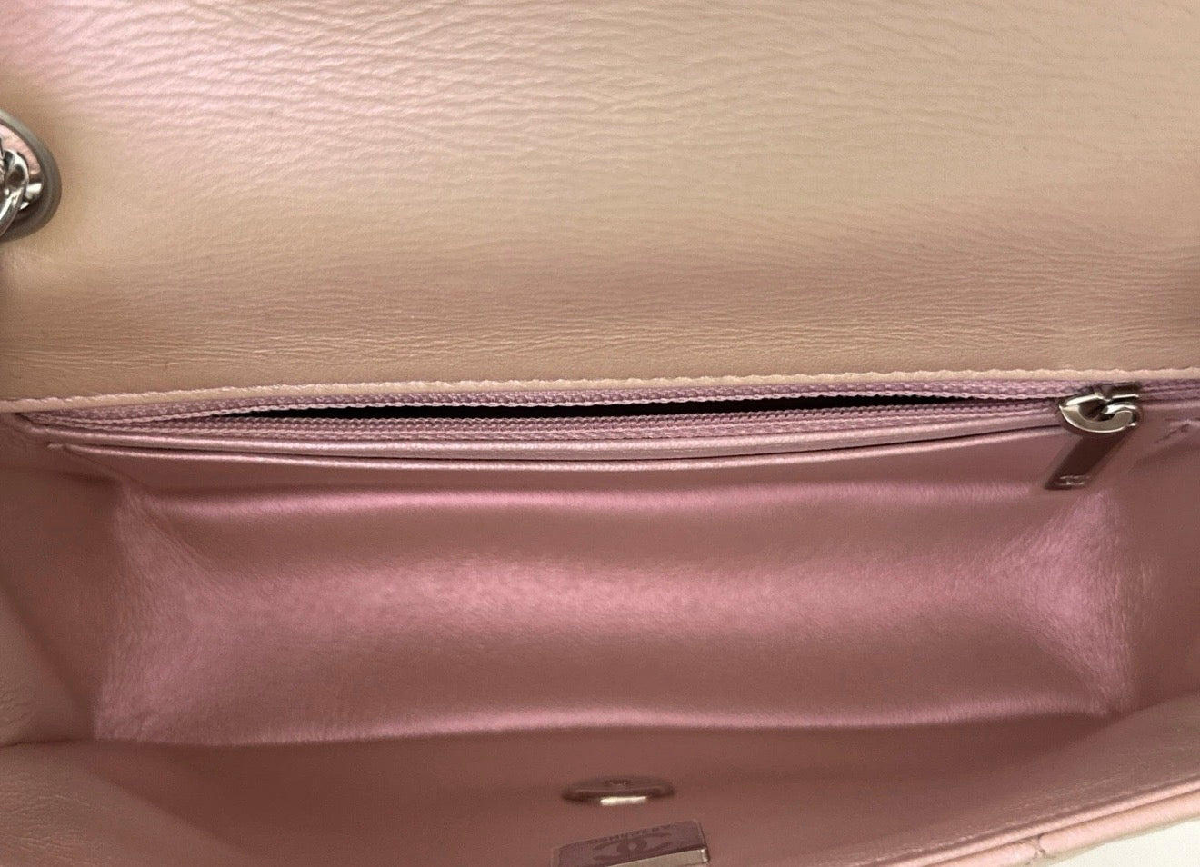 2021K CHANEL IRIDESCENT ROSE PINK MINI CLASSIC FLAP BAG SILVER HW