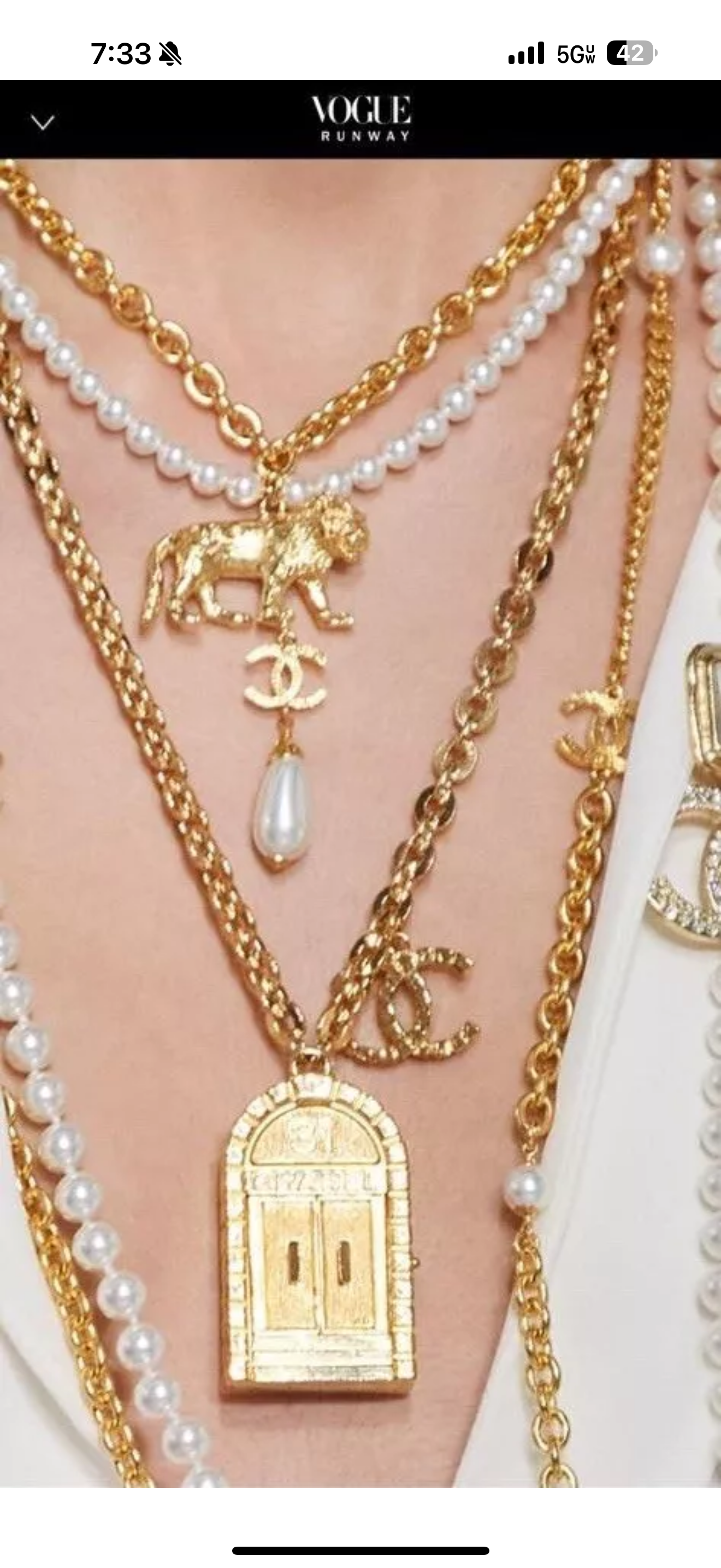 CHANEL 22A GOLD TONE LARGE CC LOGO PENDANT LION PEARL DROP CHARM CHAIN NECKLACE RUNWAY