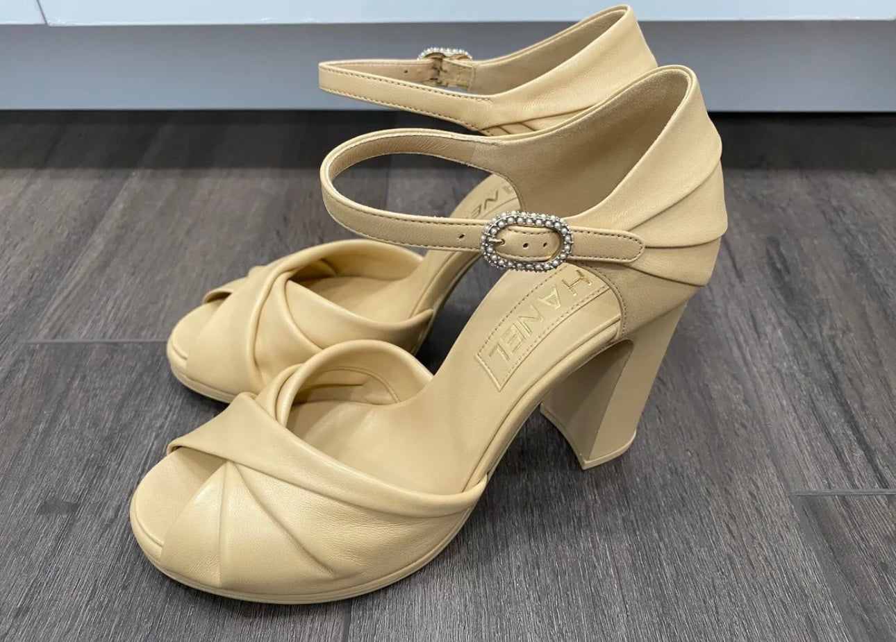 CHANEL BEIGE LEATHER PEARL CC LOGO HEELS SANDALS SHOES