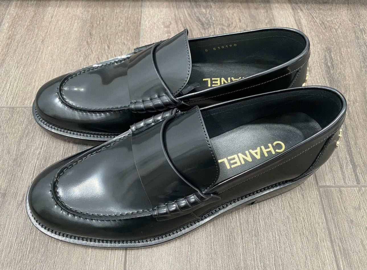 CHANEL Black Leather Loafers Oxford Shoes CHANEL Black Leather Loafers Oxford Shoes