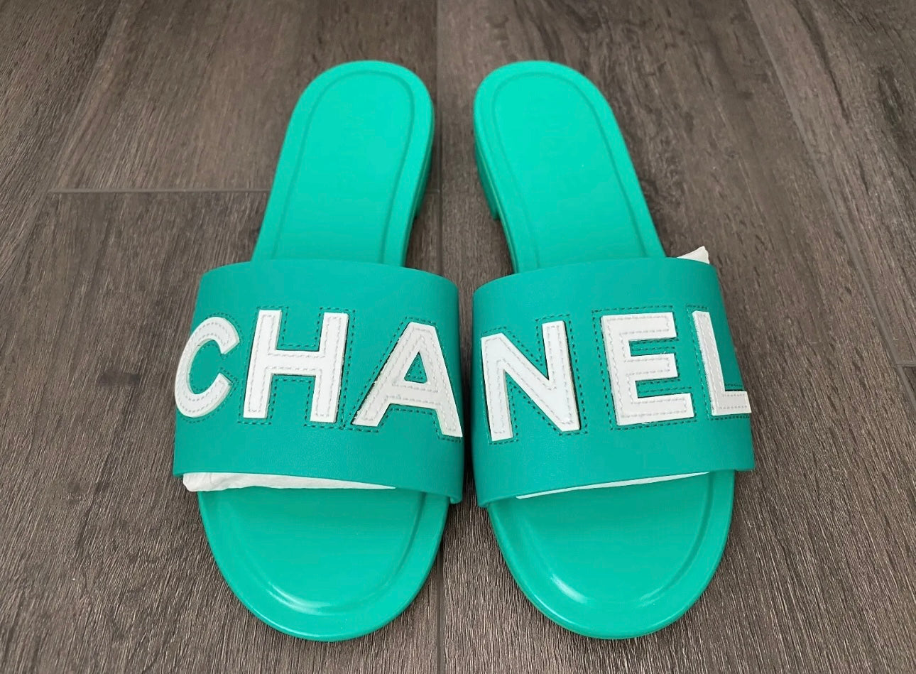 CHANEL CHA NEL LOGO GREEN LEATHER FLAT SHOES SLIDES MULES