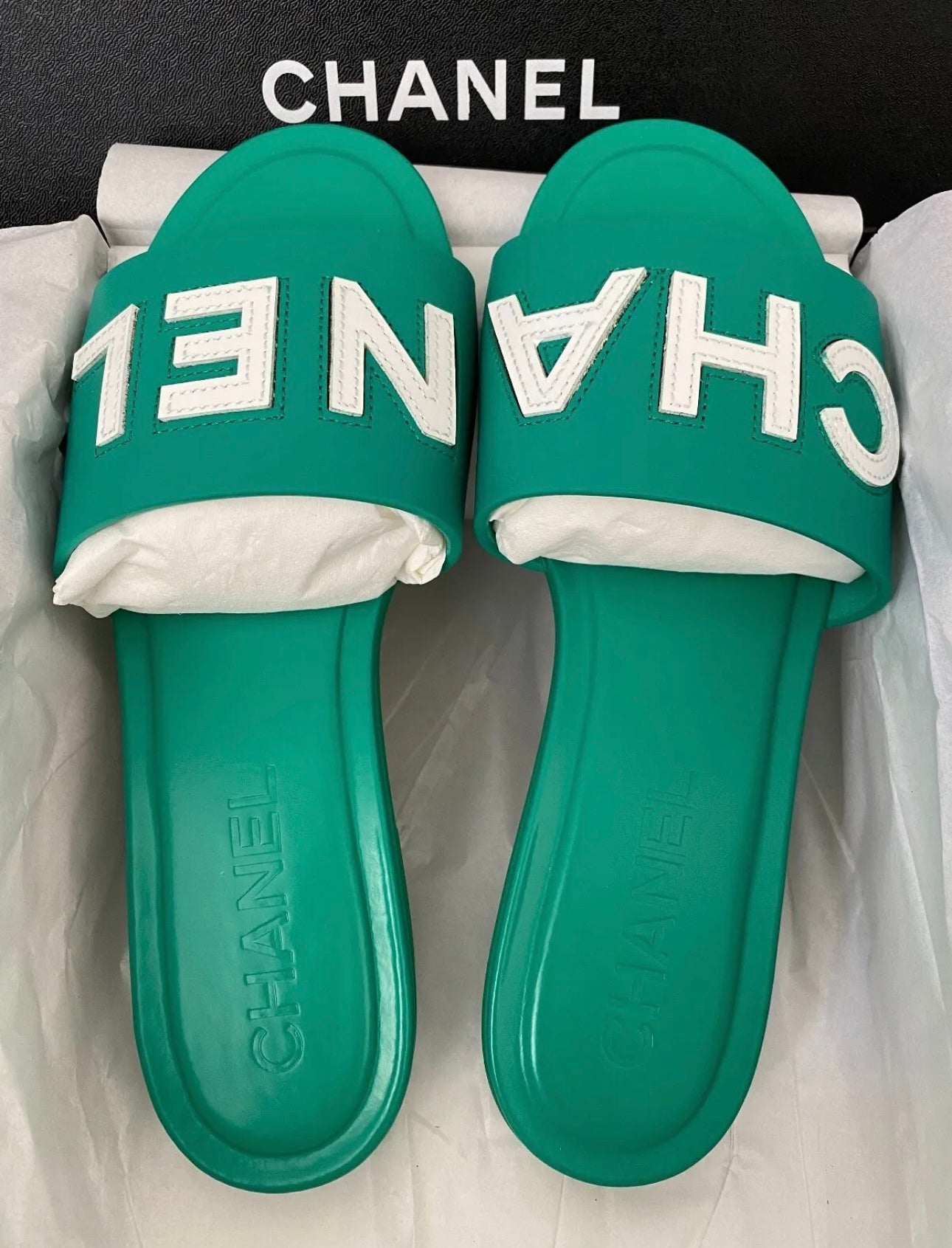 CHANEL CHA NEL LOGO GREEN LEATHER FLAT SHOES SLIDES MULES