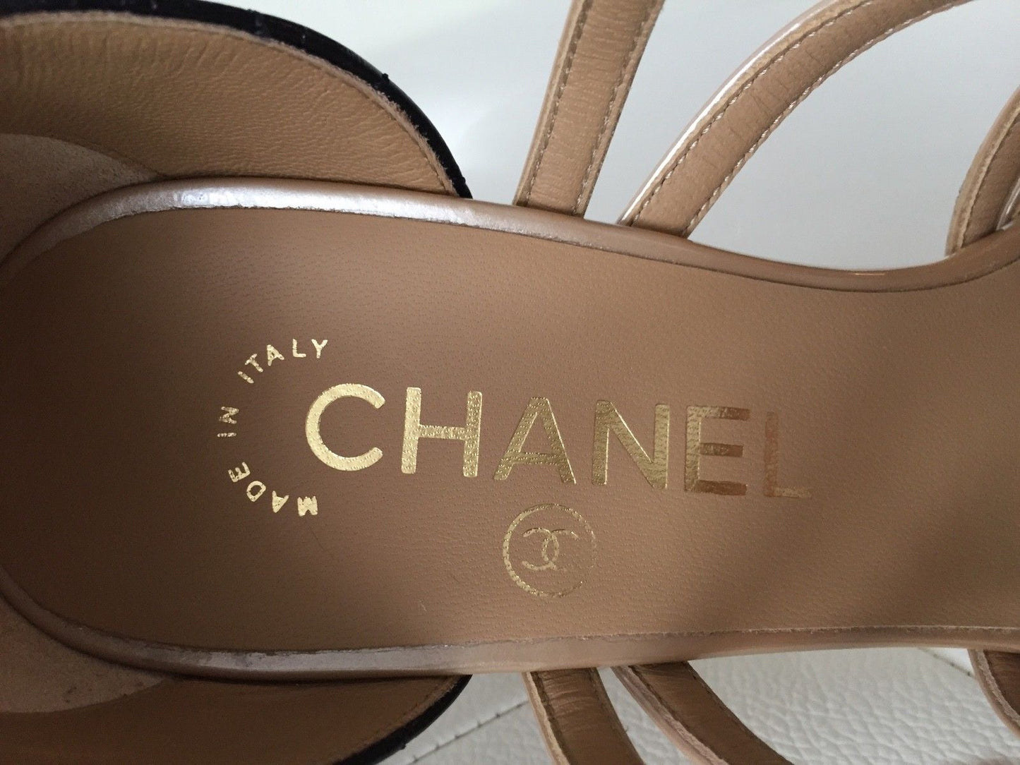 $1K CHANEL BEIGE BLACK LEATHER STRAPPY BUCKLE SANDAL SANDALS HEELS SHOES