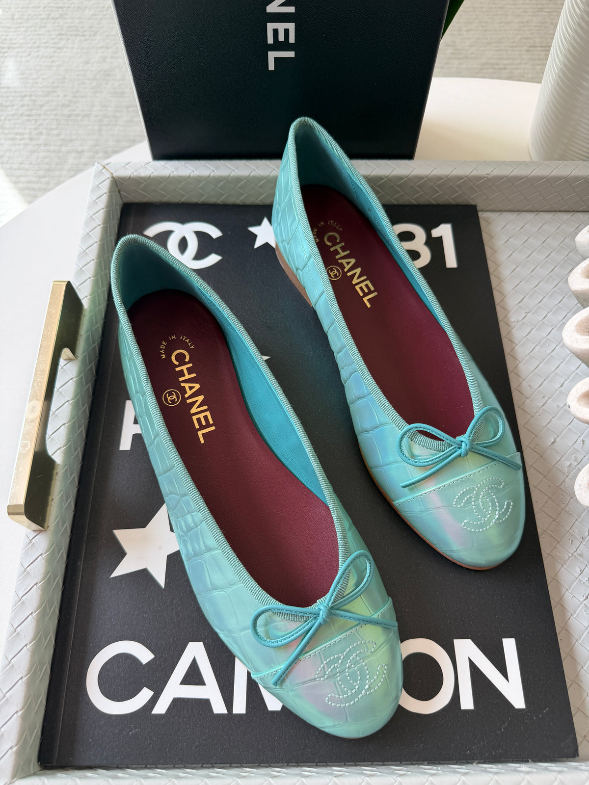 Chanel Green Vert Crocodile Croc Embossed Iridescent Cap Toe Ballet Ballerina Flats