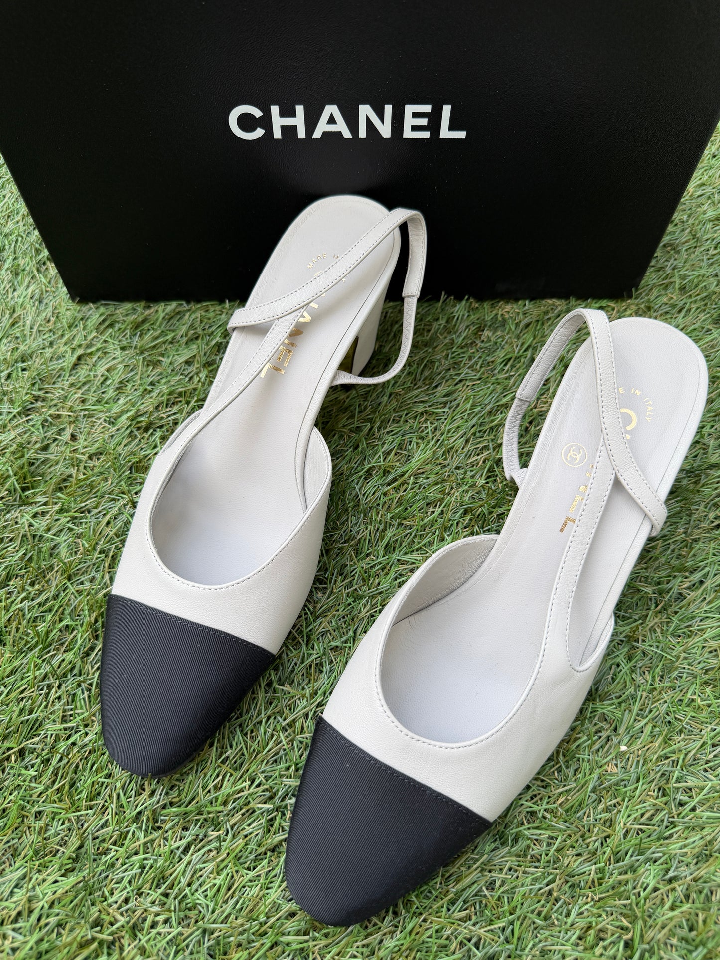 CHANEL CLASSIC LOGO LIGHT GRAY LEATHER SLINGBACK LOW HEEL SLINGBACKS CAP TOE