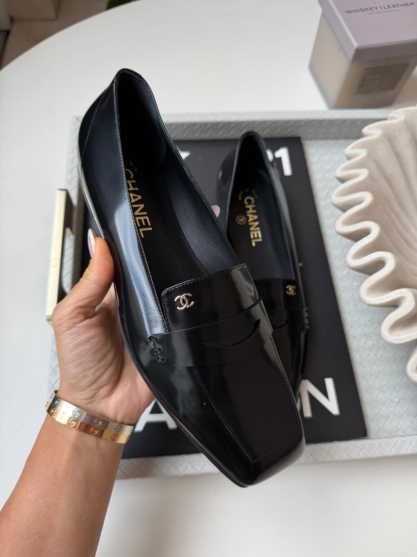 CHANEL F/W 2026 BLACK SHINY CALFSKIN LEATHER LOAFERS SQUARE TOE BLAZY FLATS