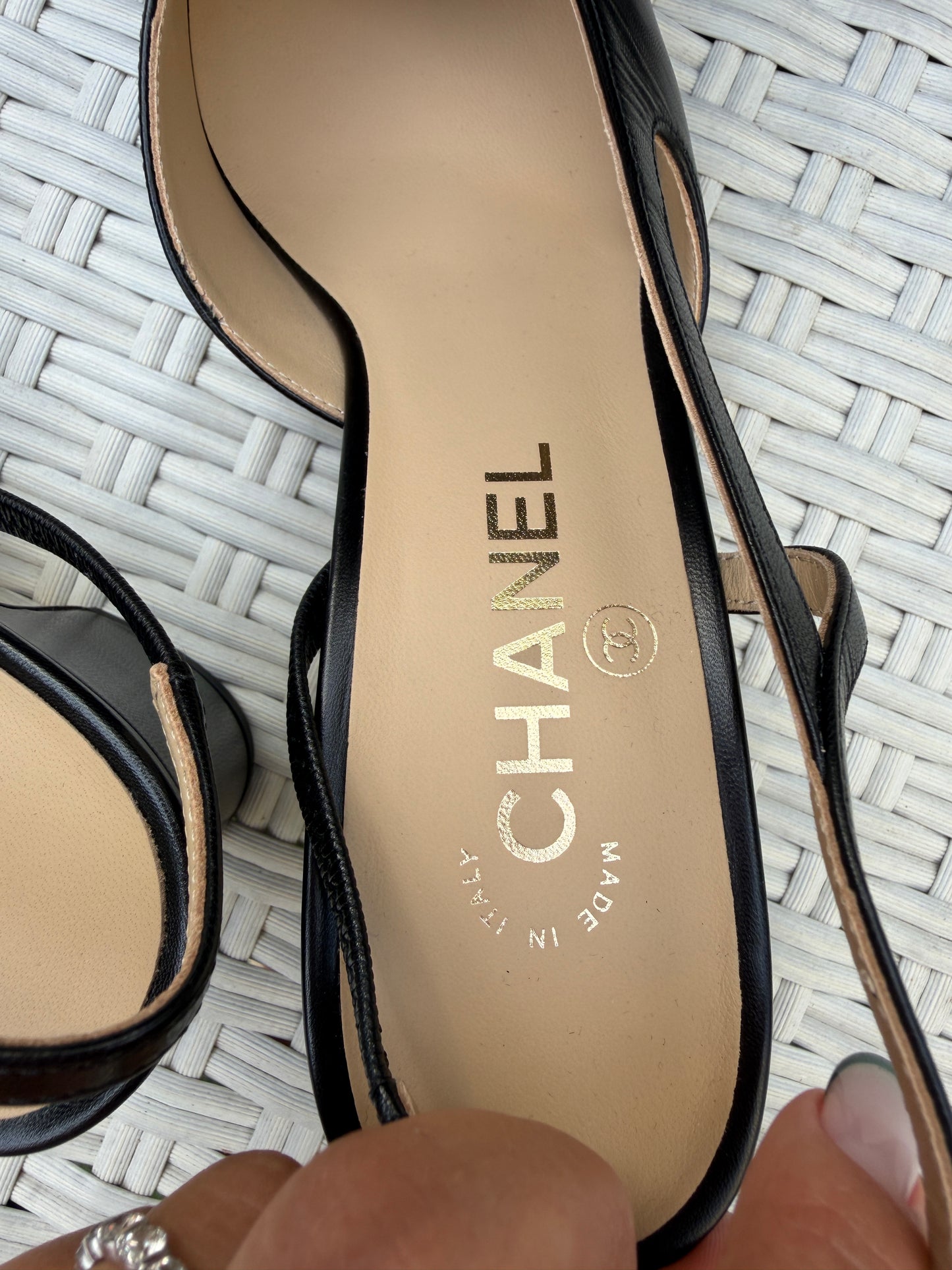 CHANEL CLASSIC CC LOGO BLACK LEATHER SLINGBACK LOW HEELS SLINGBACKS CAP TOE