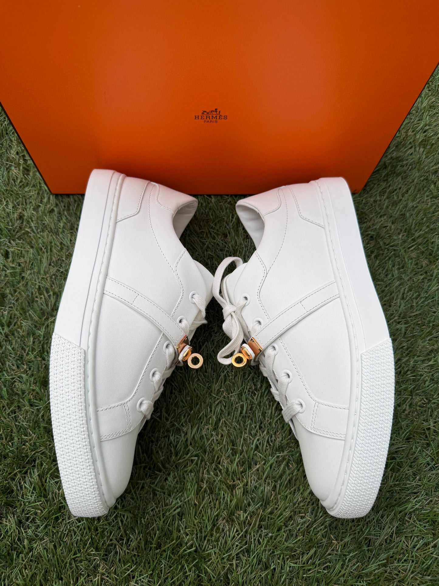 $1.7K HERMES KELLY BUCKLE DAY WHITE BLANC LEATHER WITH ROSE GOLD HW SNEAKERS