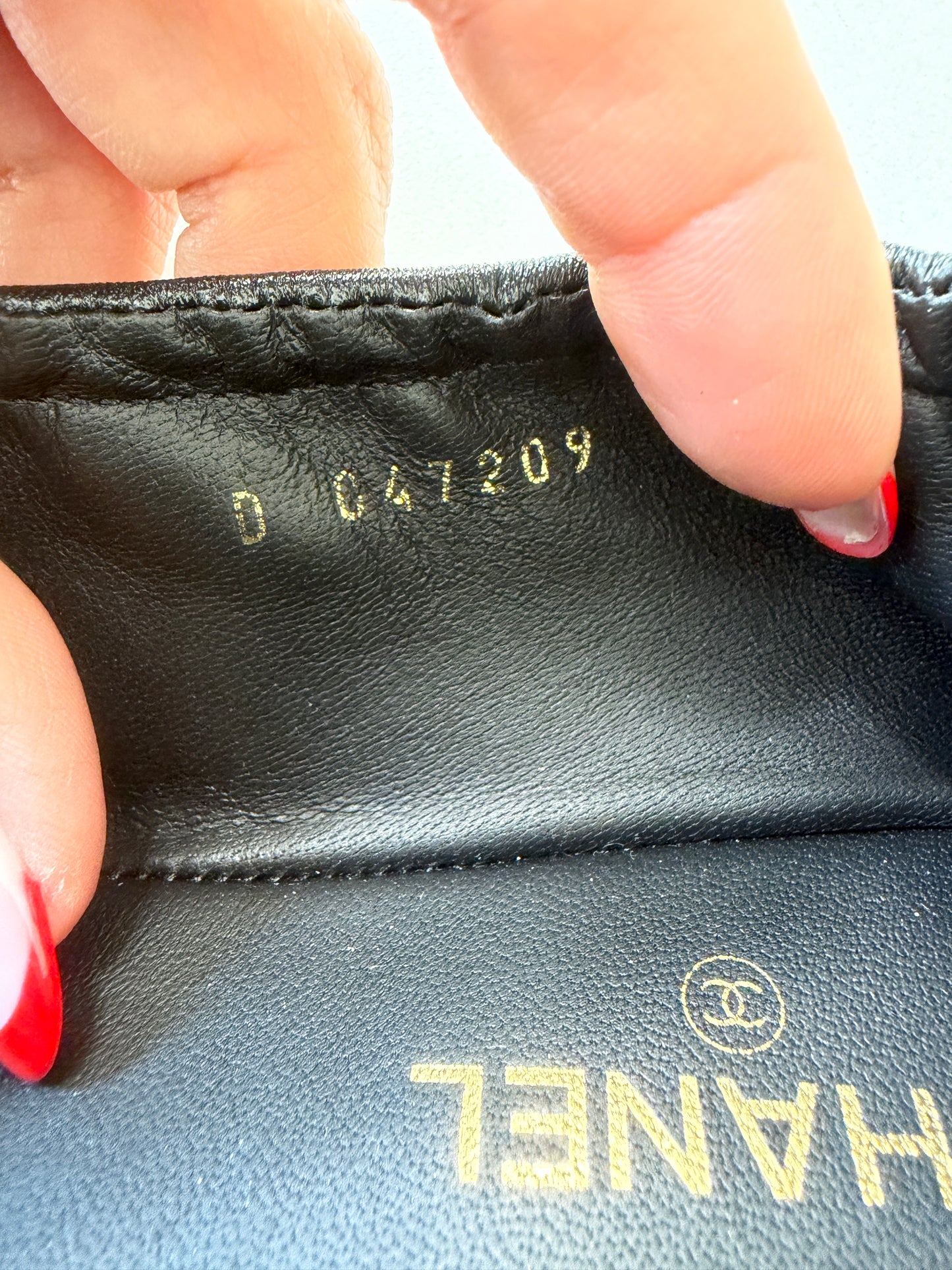 Chanel SS 26 Blazy Black Lambskin Square Toe CC Logo Turn-lock Crunchy Ballet Flats