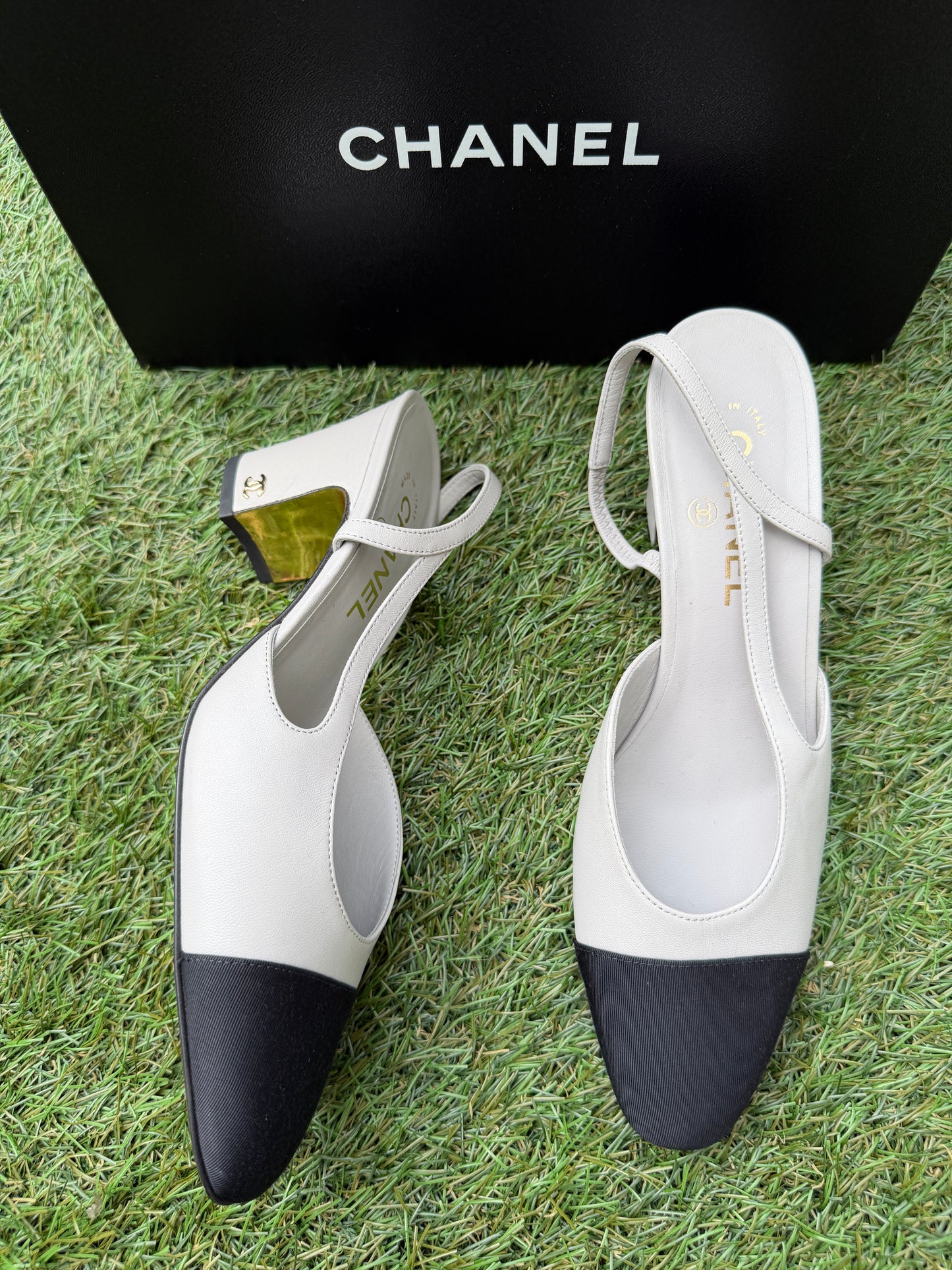 CHANEL CLASSIC LOGO LIGHT GRAY LEATHER SLINGBACK LOW HEEL SLINGBACKS CAP TOE