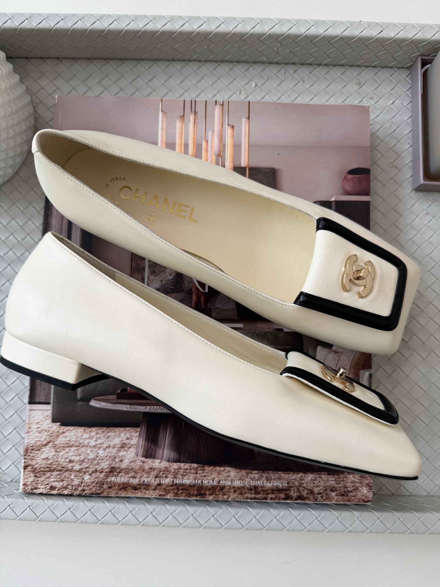Chanel SS 26 Blazy Ivory Lambskin Square Toe CC Logo Turn-lock Ballet Flats