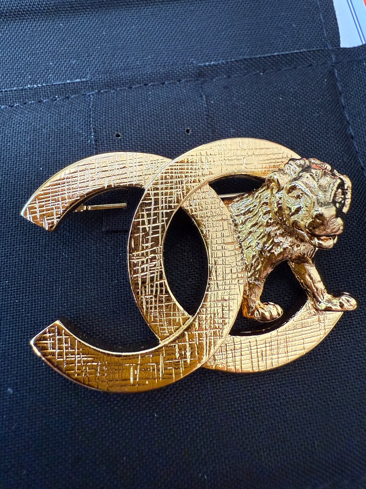 Chanel CC Gold Tone Golden Logo Lion Metal Classic Brooch 22A Pin