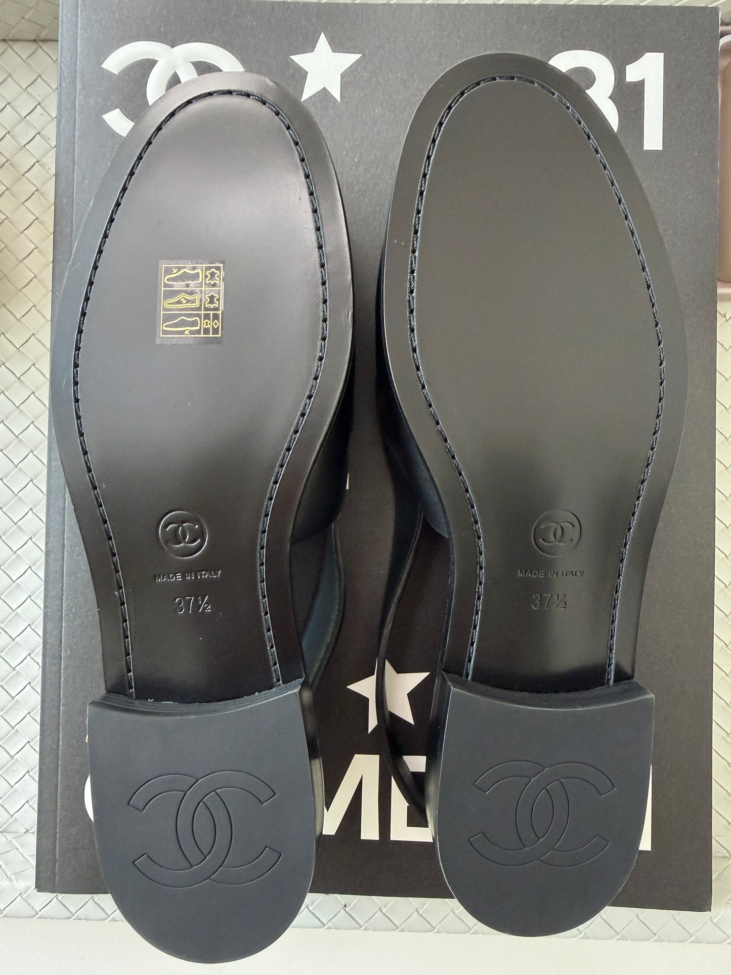 Chanel Metiers D’art 26 Strass CC Logo Black Leather Slingback Loafers Flats