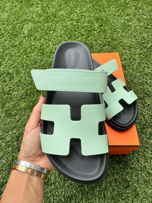 HERMES H CHYPRE GREEN VERT JADE EPSOM LEATHER SANDALS SHOES FLAT SLIDES