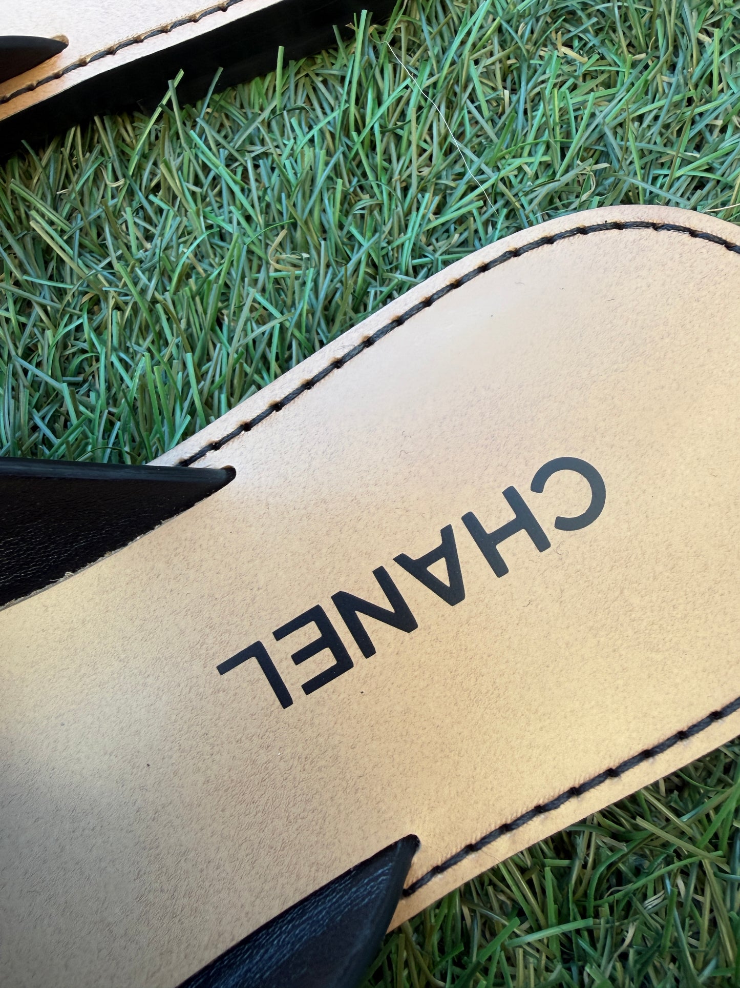 CHANEL GOLD CHAIN CC LOGO BLACK LEATHER FLAT SHOES FLIP FLOP SANDALS MULES