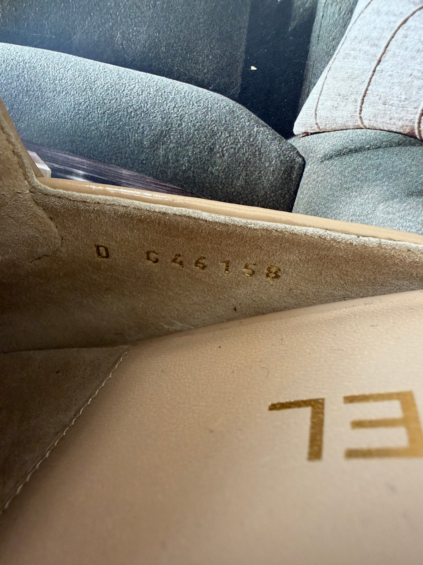 CHANEL GOLD CC LOGO WITH CRYSTALS CHAIN GOLD BEIGE NUDE PATENT LEATHER MULES SLIDES FLATS