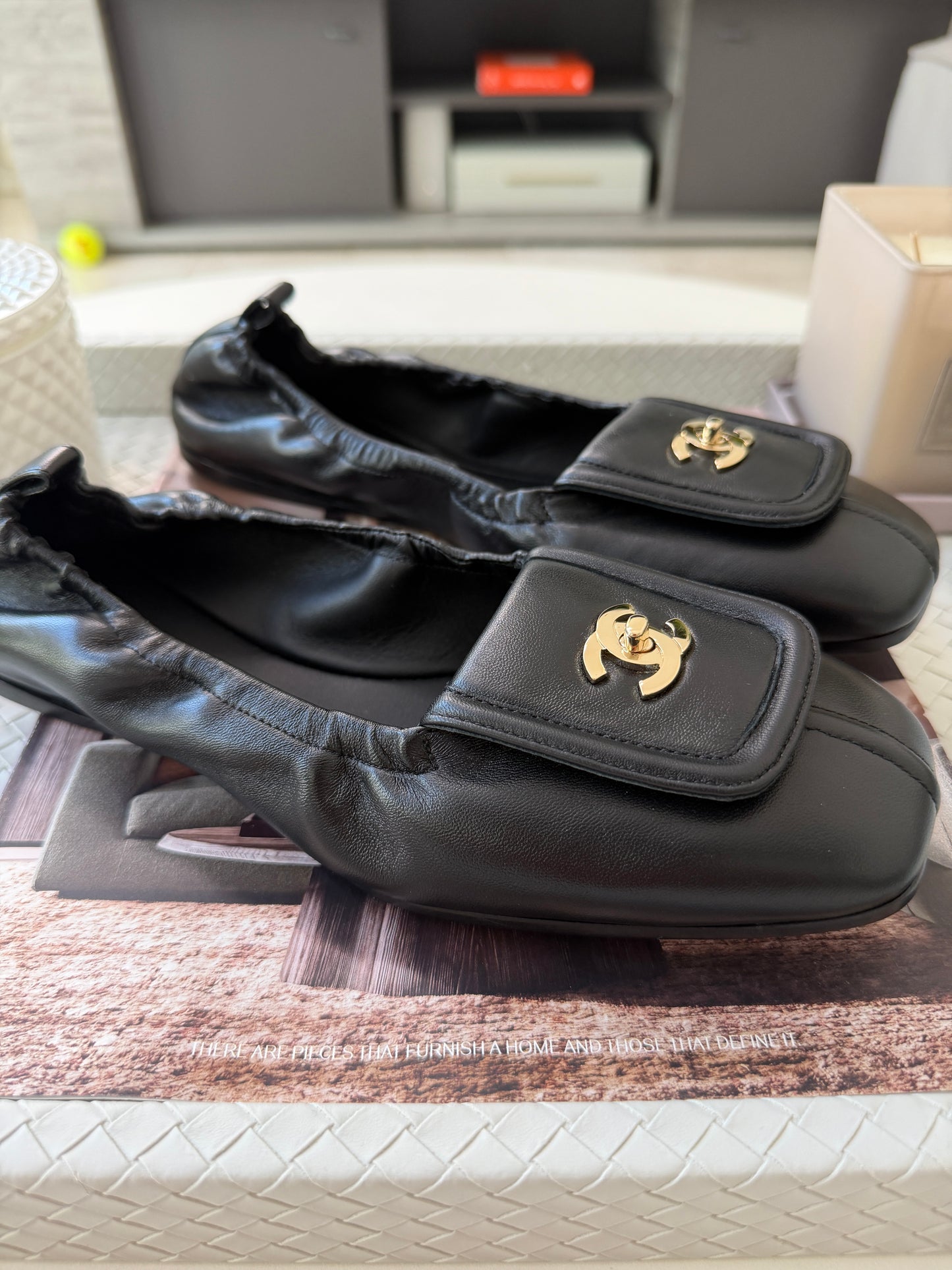 Chanel SS 26 Blazy Black Lambskin Square Toe CC Logo Turn-lock Crunchy Ballet Flats