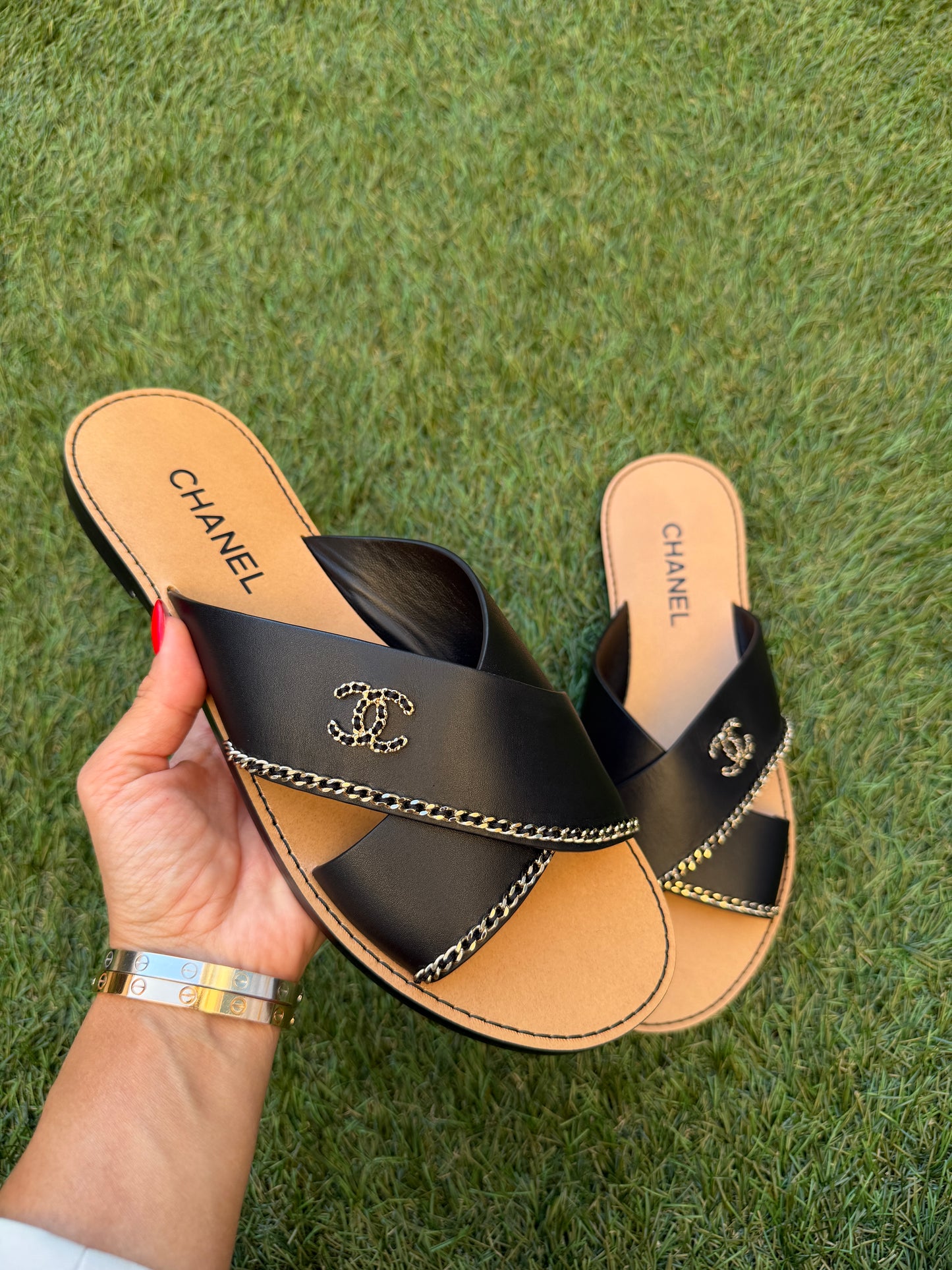 CHANEL GOLD CHAIN CC LOGO BLACK LEATHER FLAT SHOES FLIP FLOP SANDALS MULES
