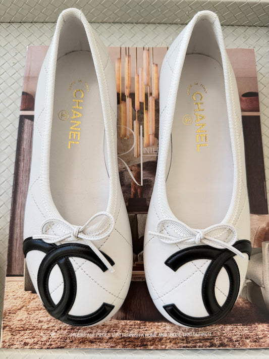 Chanel Cambon 2026 Coco Beach Quilted CC Logo White Black Leather Ballet Ballerina Flats