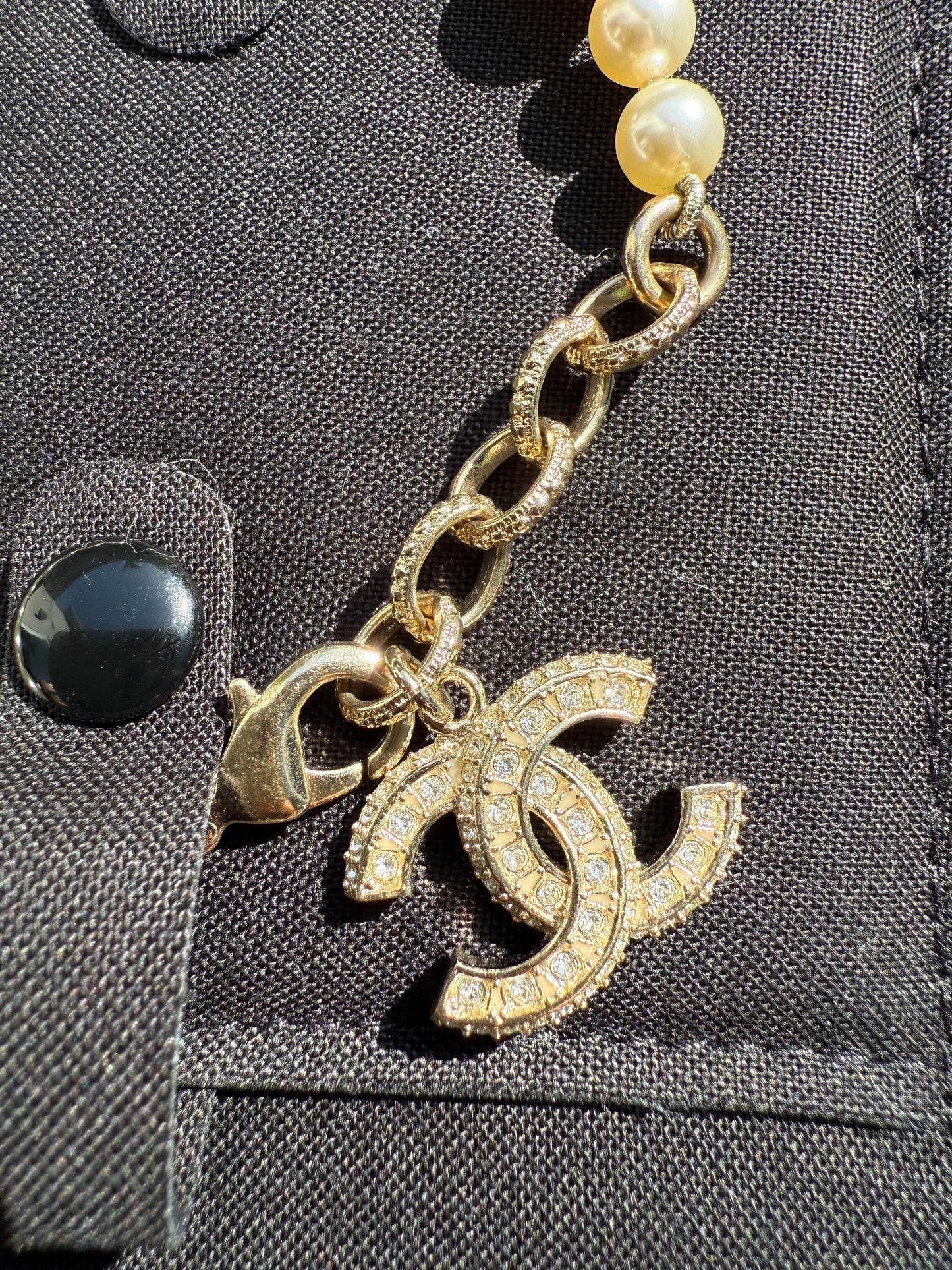 Chanel 19V Graduated Pearl Pearls Crystal Crystals CC Logo Charm Pendant Gold Tone Bracelet