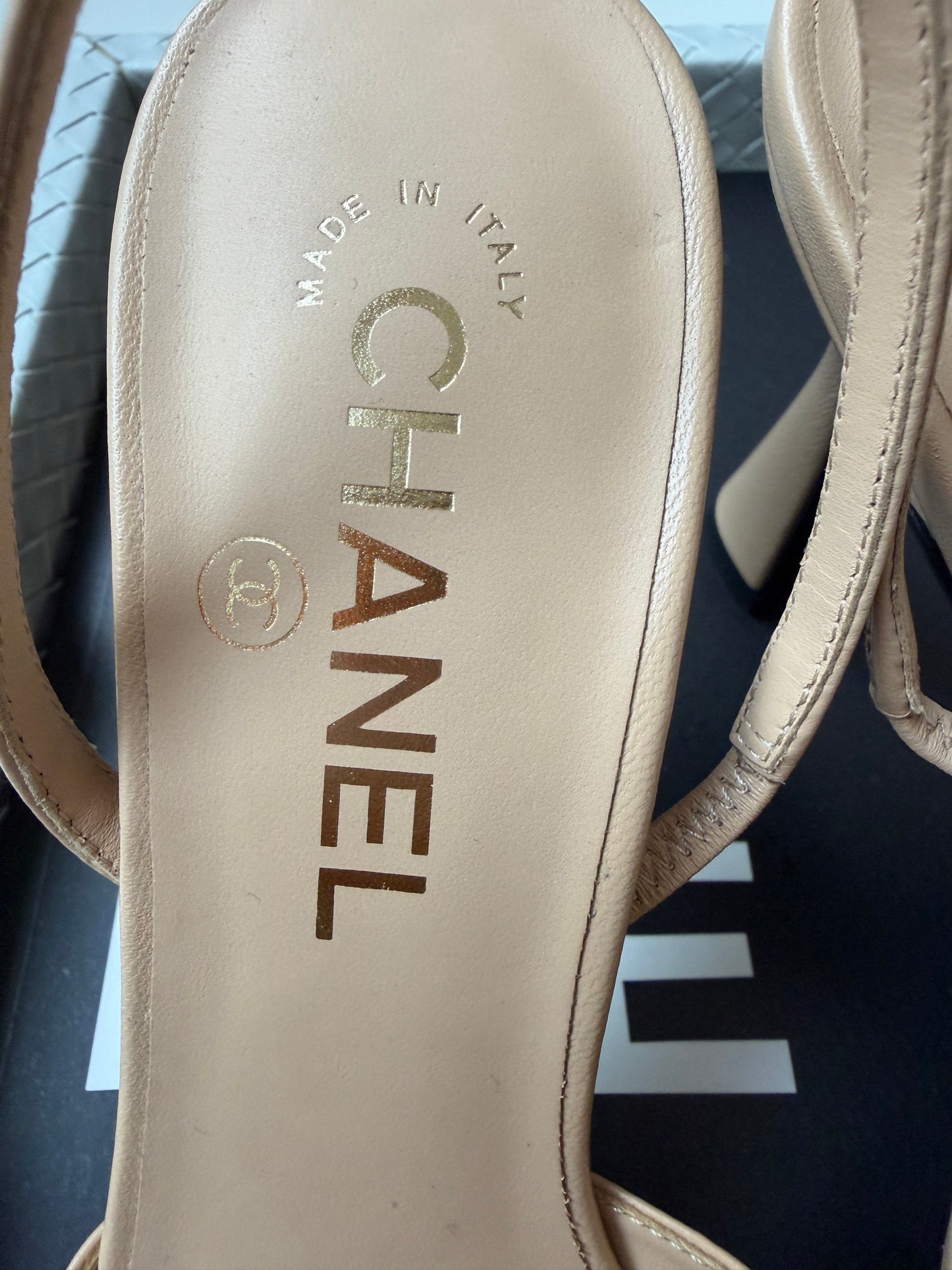Chanel SS26 Beige Black Lambskin Patent Calfskin Leather Classic Slingbacks Pumps Heels
