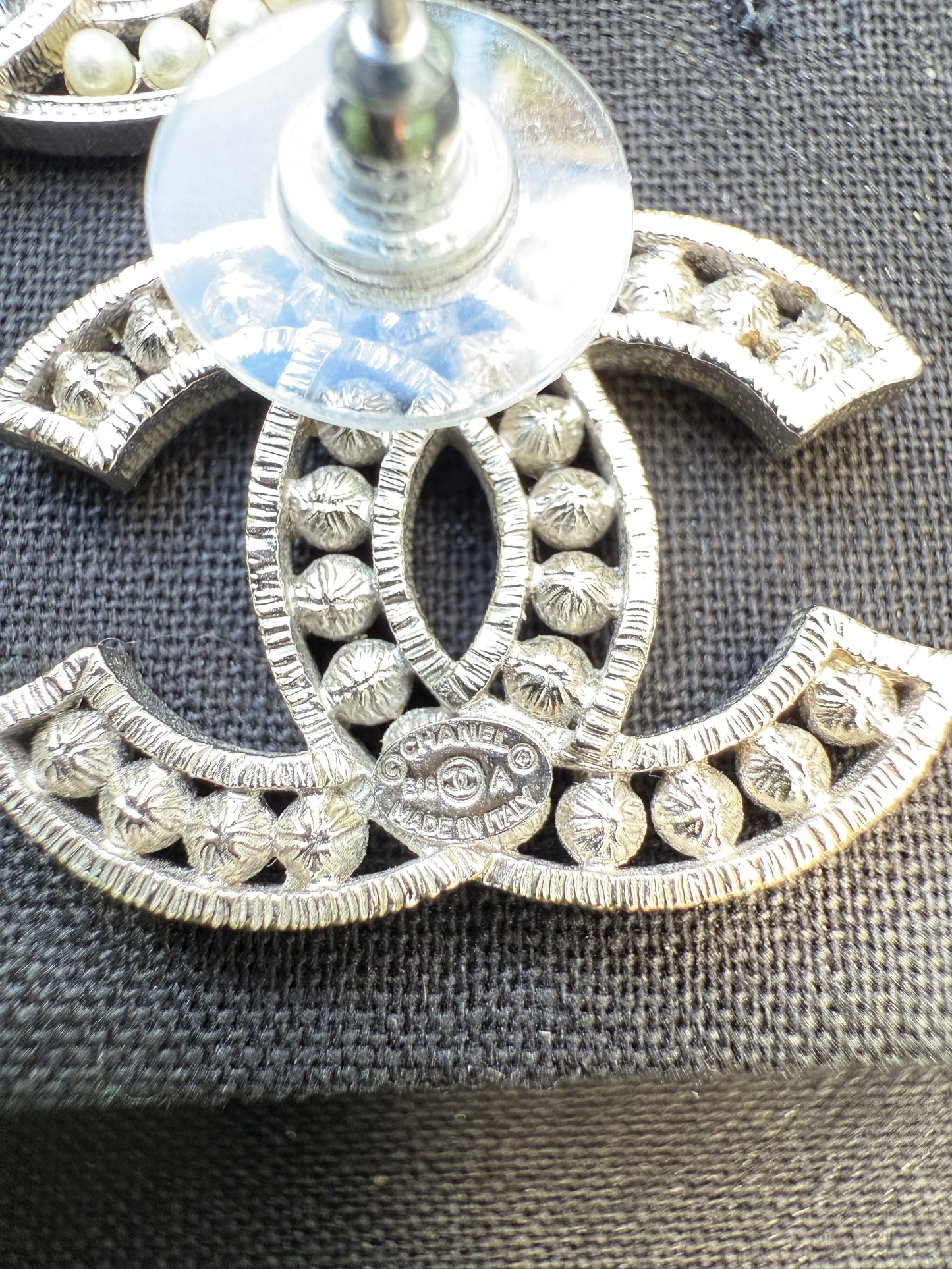 CHANEL 2018B CLASSIC SILVER TONE BIG CC LOGO CRYSTALS AND PEARLS STUDS EARRINGS