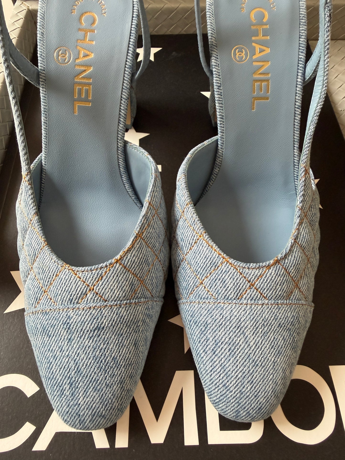 Chanel 26B CC Logo Light Blue Quilted Denim Jean Slingback Pumps Chunky 90mm Heel