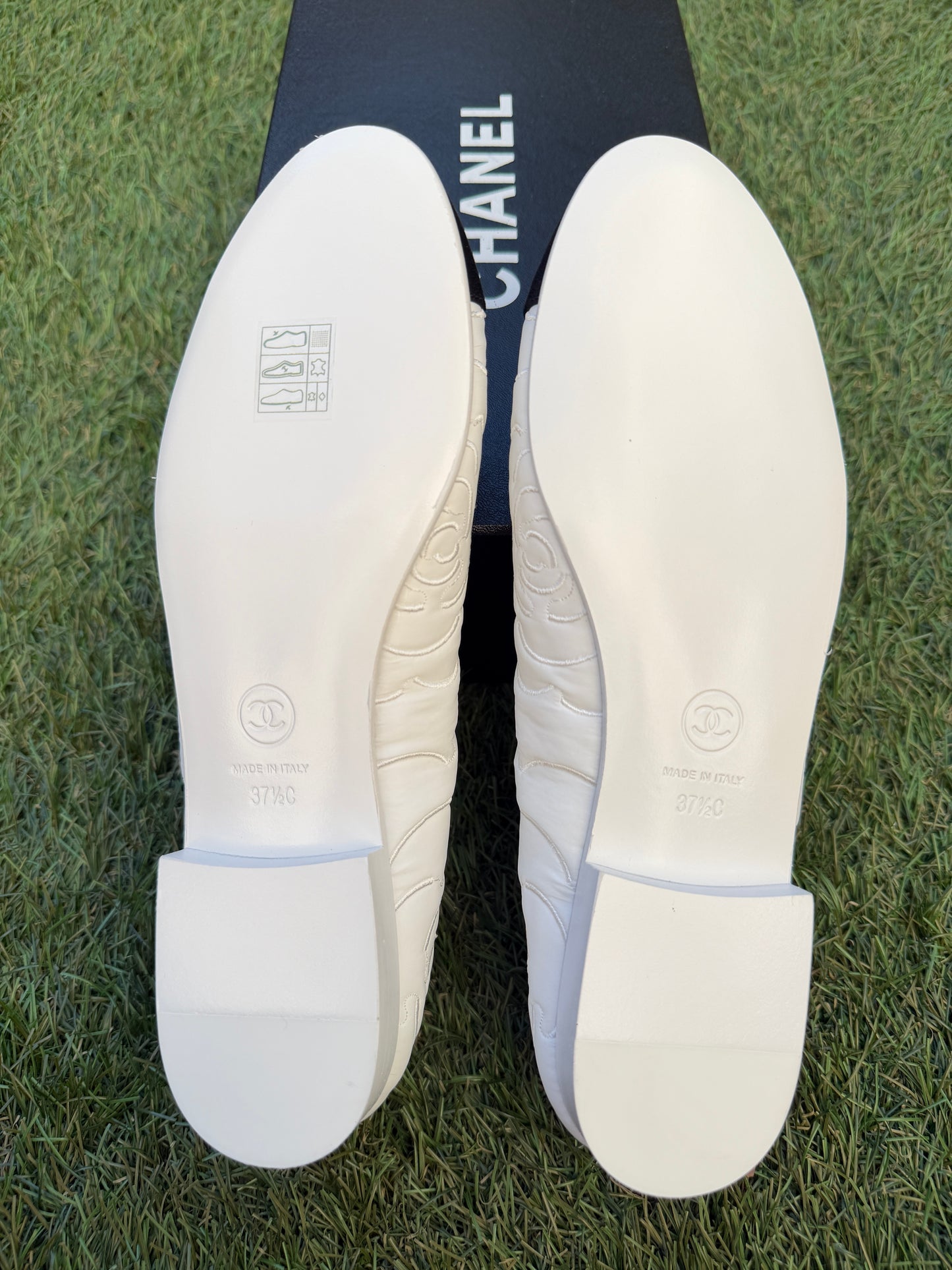 CHANEL WHITE LOGO CAMELLIA EMBOSSED EMBROIDERED FABRIC NYLON BALLET BALLERINA FLATS CAP TOE