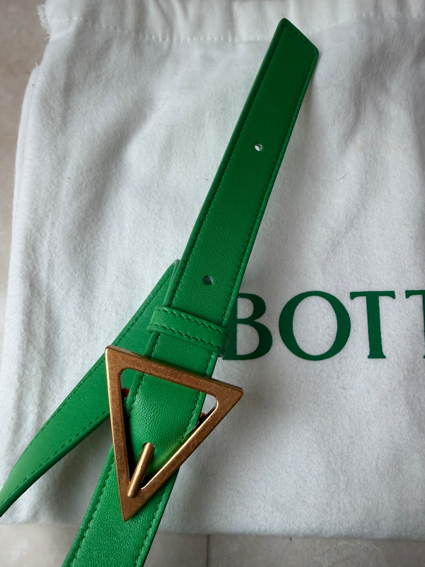 BOTTEGA VENETA PARAKEET GRASS GREEN INTRECCIATO PADDED CASSETTE BAG CROSSBODY HANDBAG