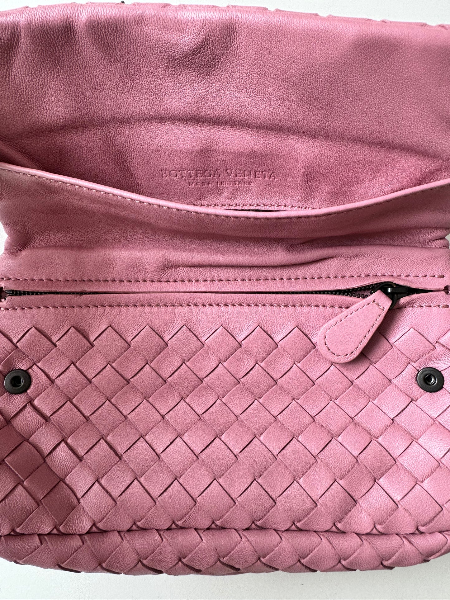 BOTTEGA VENETA INTRECCIATO MINI LEATHER CROSS-BODY BAG IN DUSTY PINK PRE-OWNED