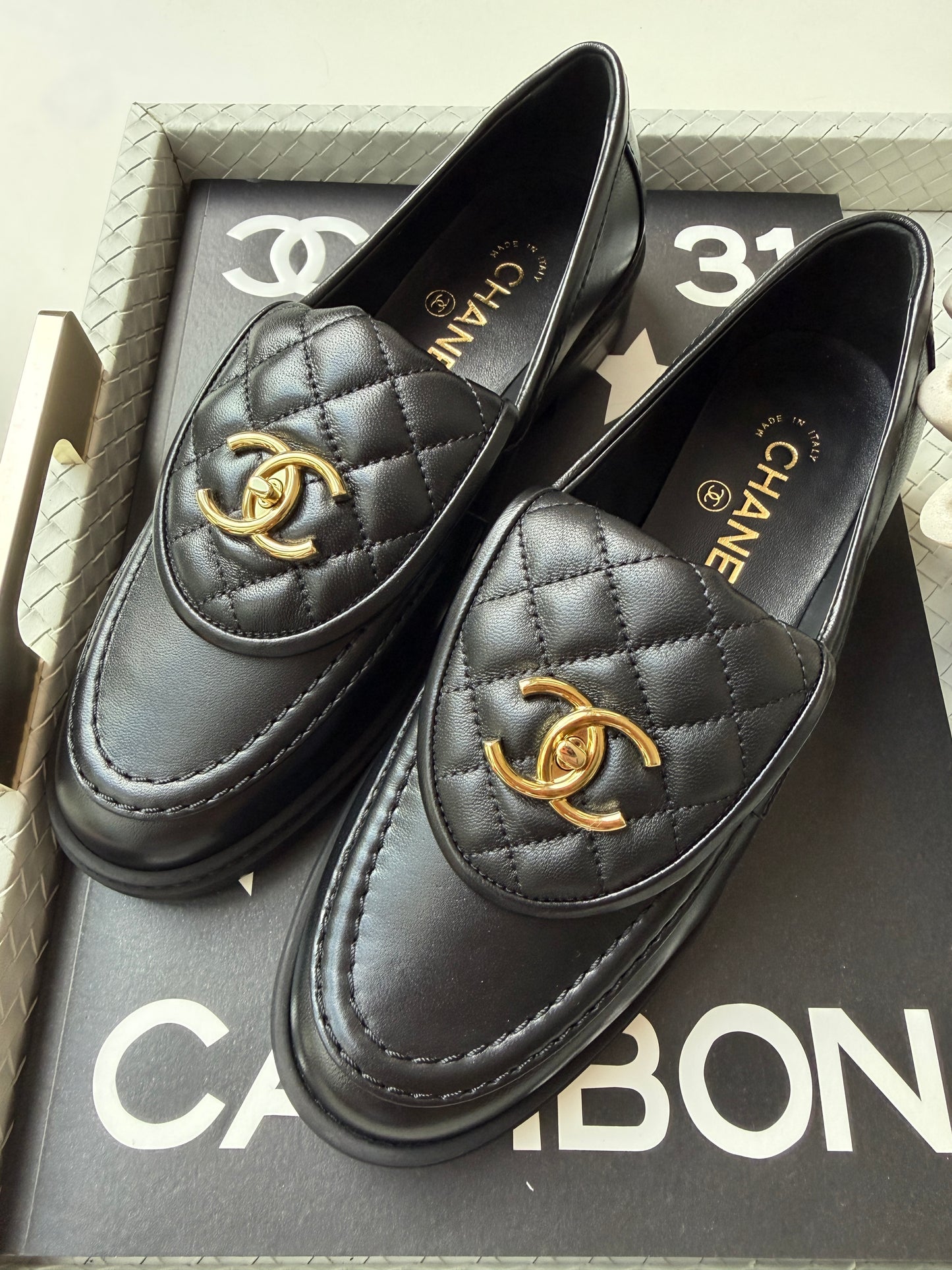CHANEL BLACK LEATHER LOAFERS MOCCASINS OXFORD GOLD CC TURNLOCK LOGO QUILTED FLATS
