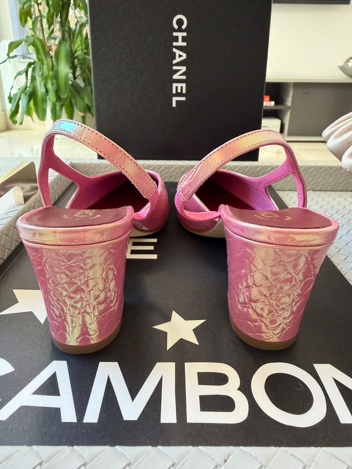 Chanel 26K Sling Crocodile Croc Embossed Patent Slingbacks Iridescent Pink Pumps