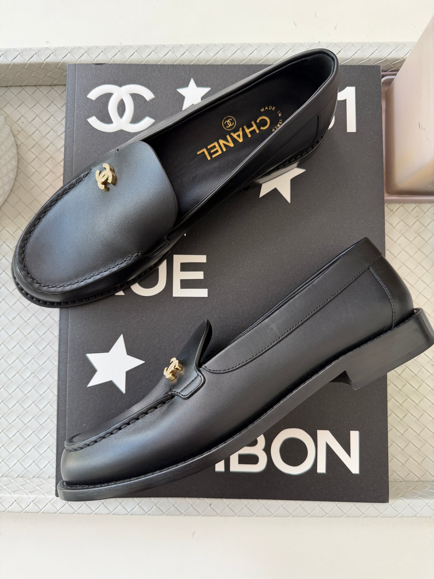 Chanel Metiers D’art 26 Strass CC Logo Black Leather Oxford Loafers Flats Shoes Moccasins