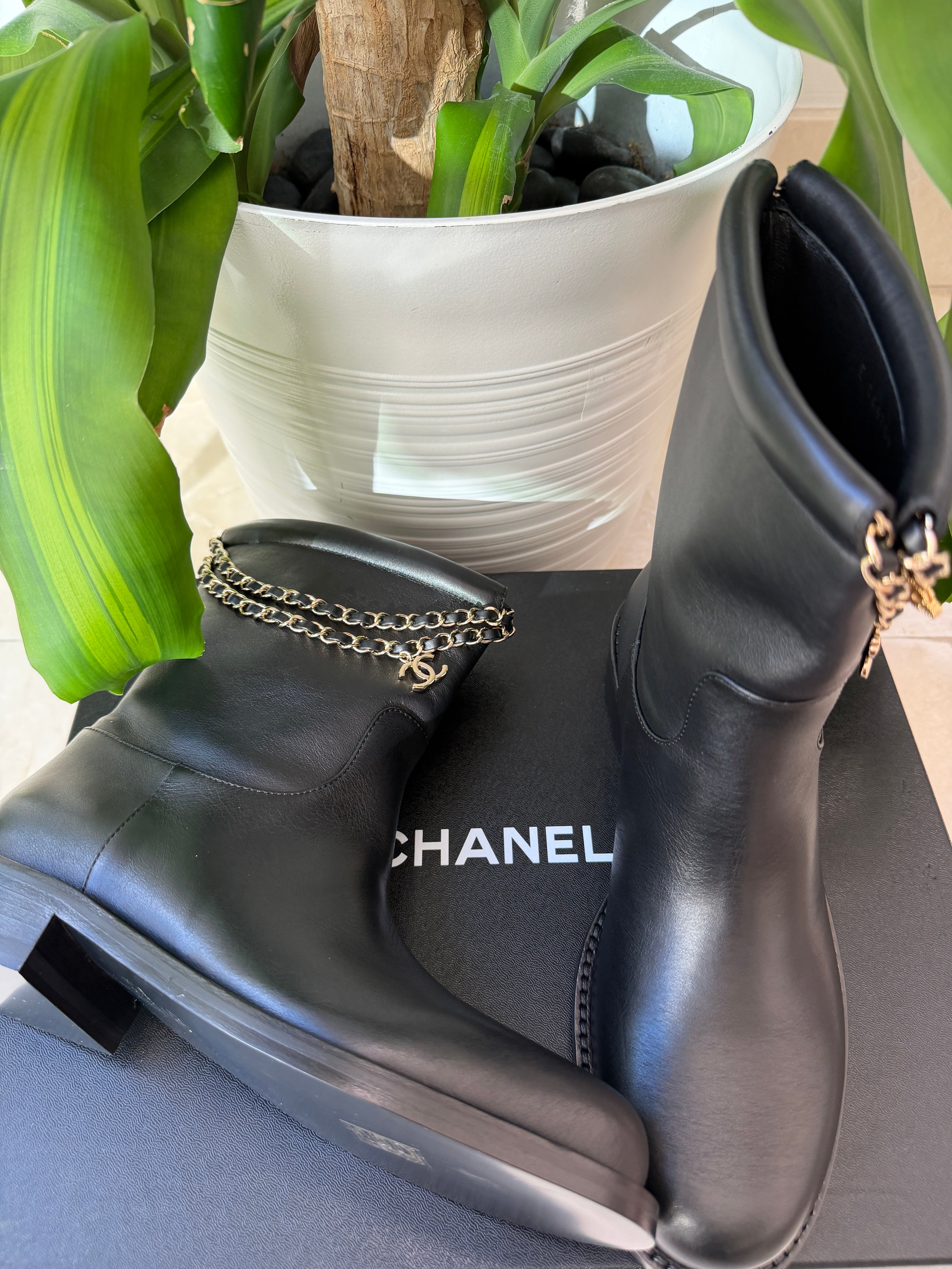 Chanel Calfskin CC Chain Logo Clover Gold Chain Charms Black